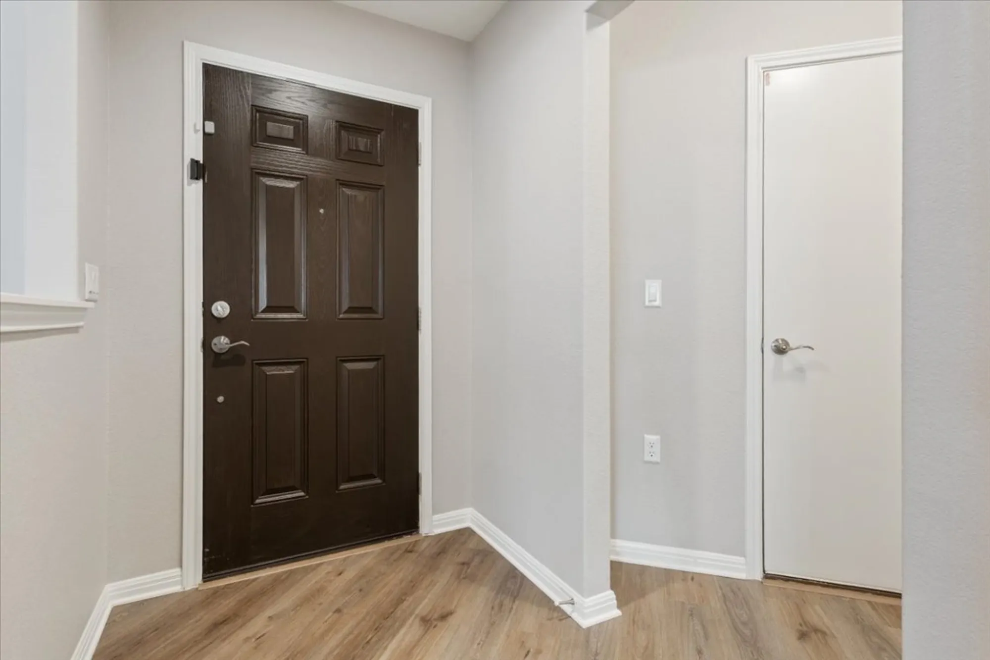 Property Slideshow image 6 of 27 | 105 comal ln, Georgetown, TX, 78633