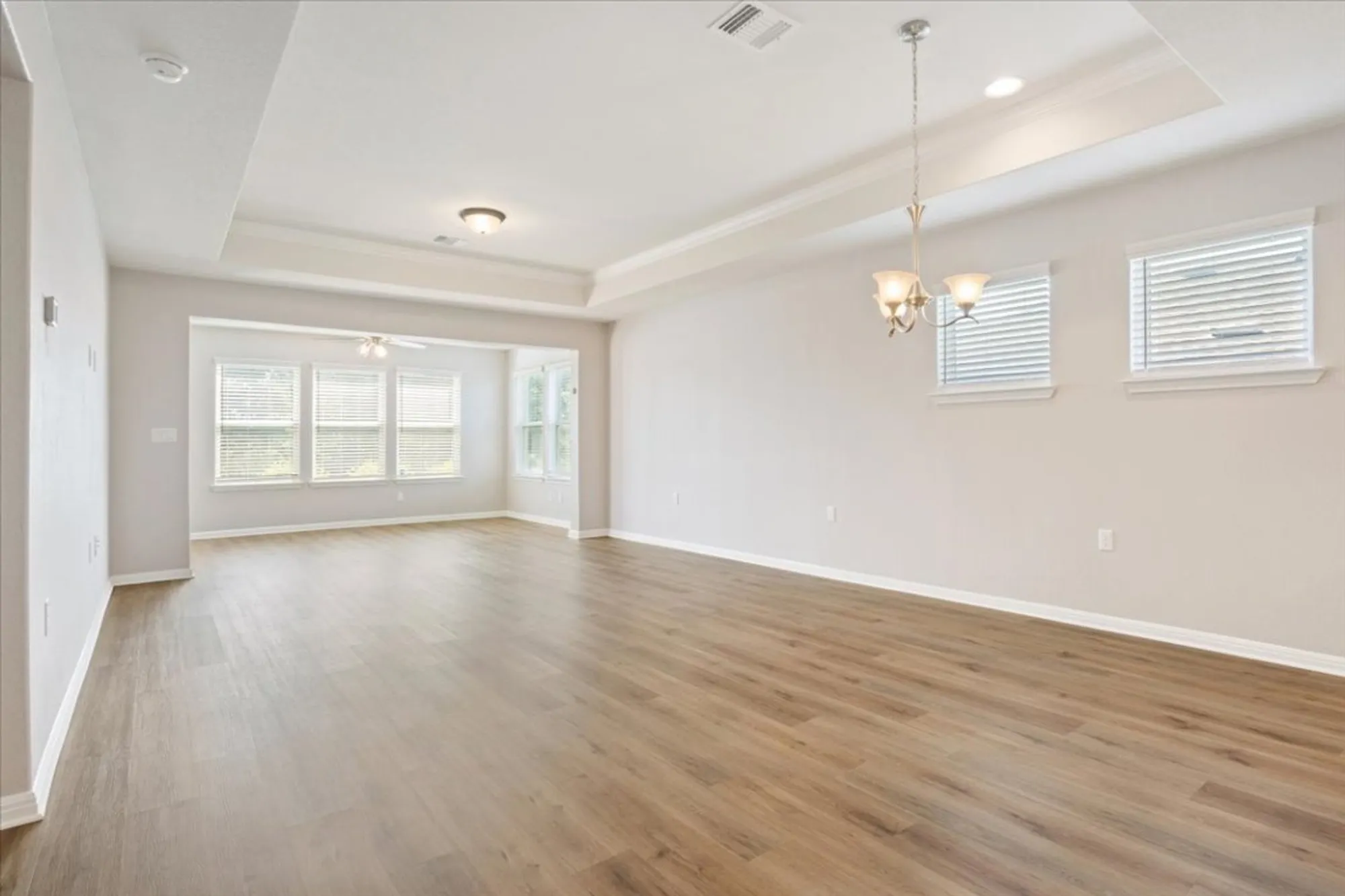 Property Slideshow image 8 of 27 | 105 comal ln, Georgetown, TX, 78633