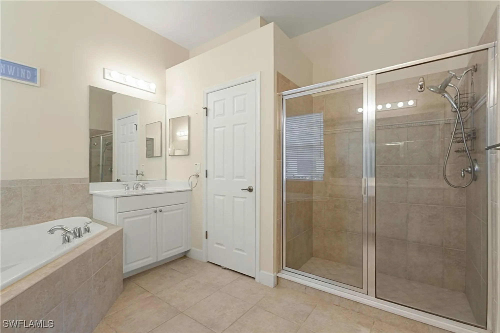 Property Slideshow image 15 of 35 | 3811 lakeview isle ct, Fort Myers, FL, 33905