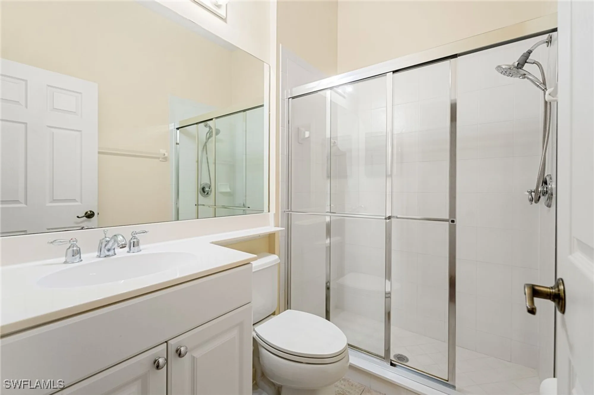 Property Slideshow image 19 of 35 | 3811 lakeview isle ct, Fort Myers, FL, 33905