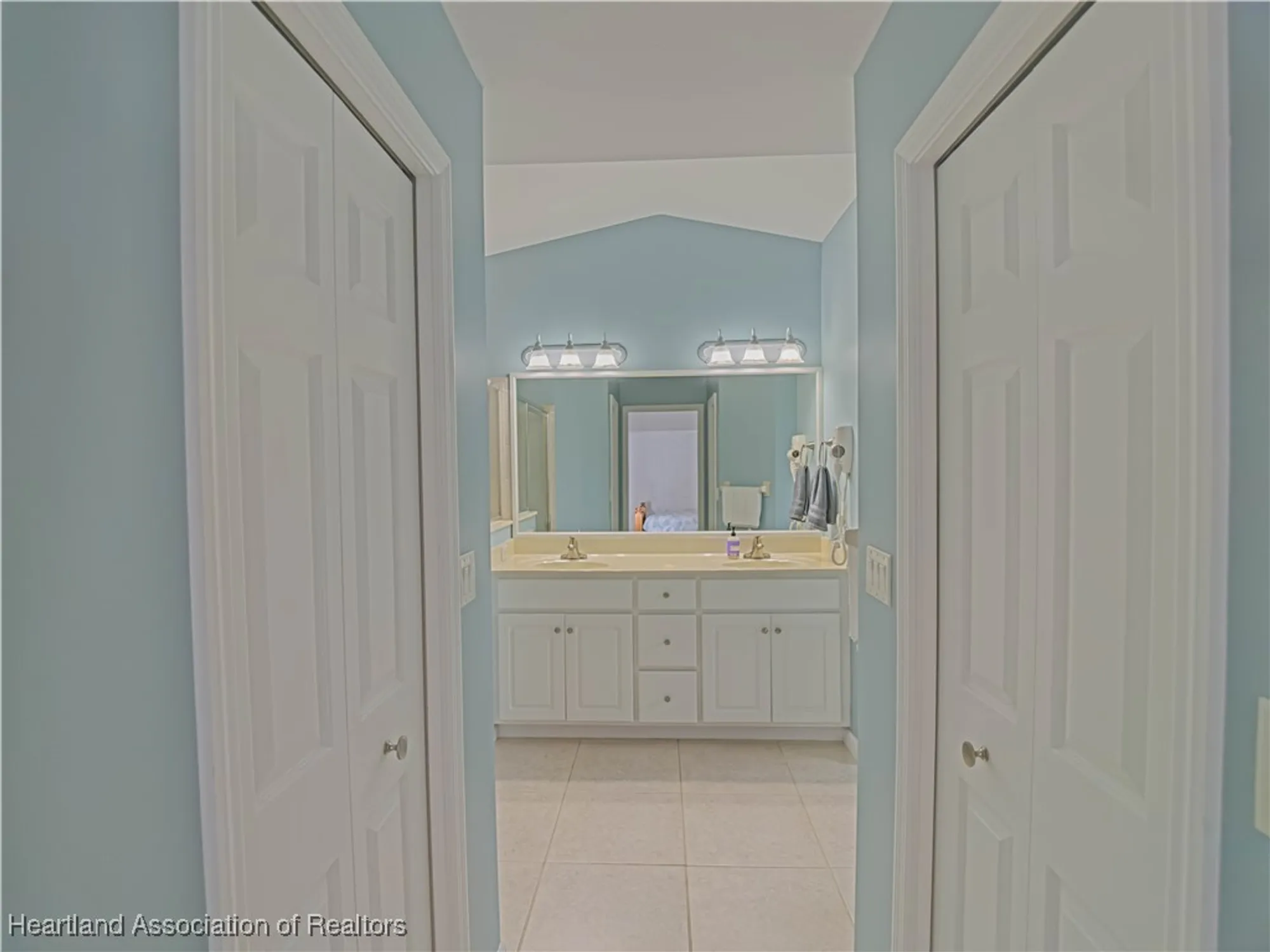 Property Slideshow image 16 of 44 | 3024 oakhill dr, Avon Park, FL, 33825