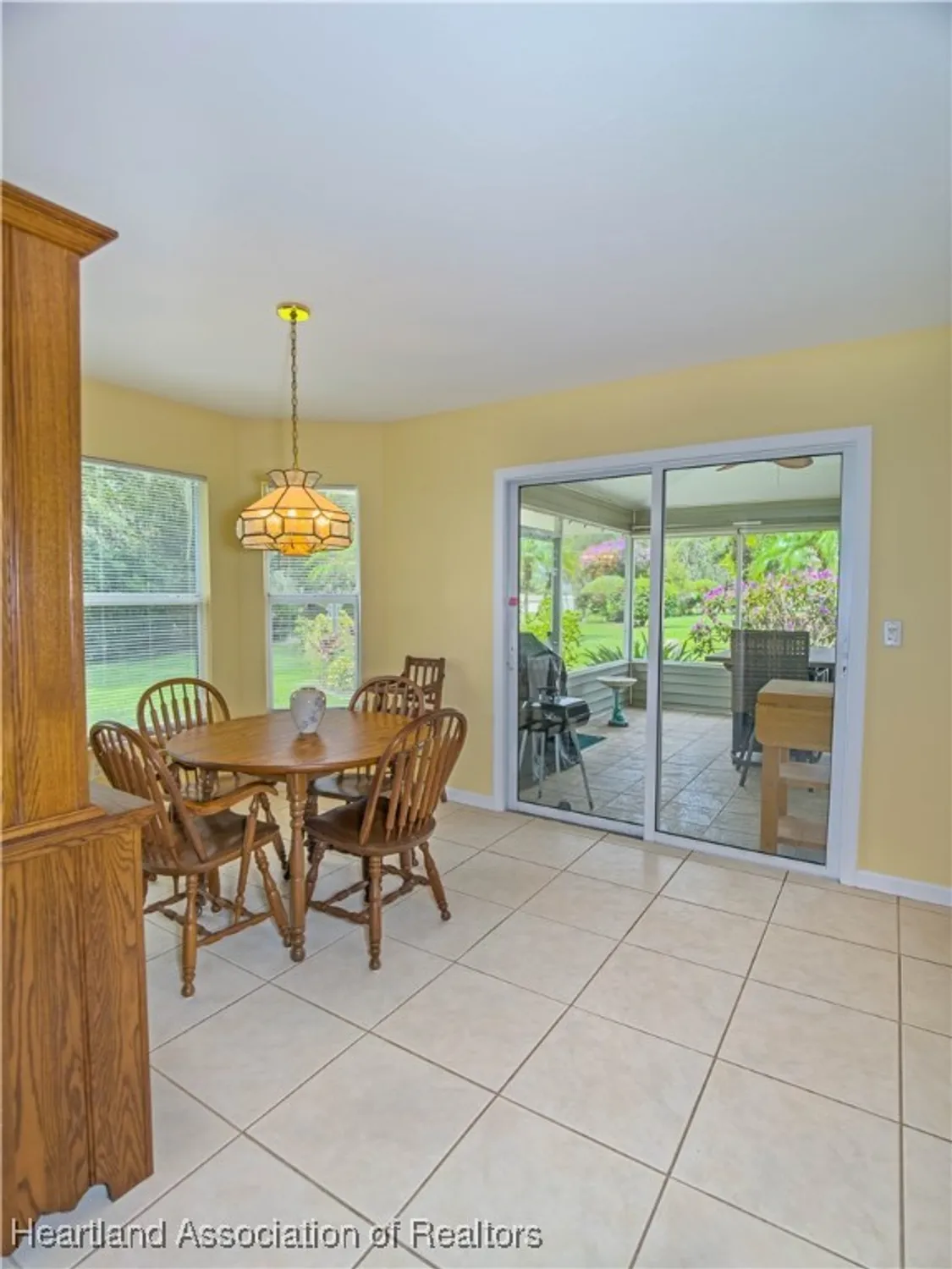 Property Slideshow image 12 of 44 | 3024 oakhill dr, Avon Park, FL, 33825