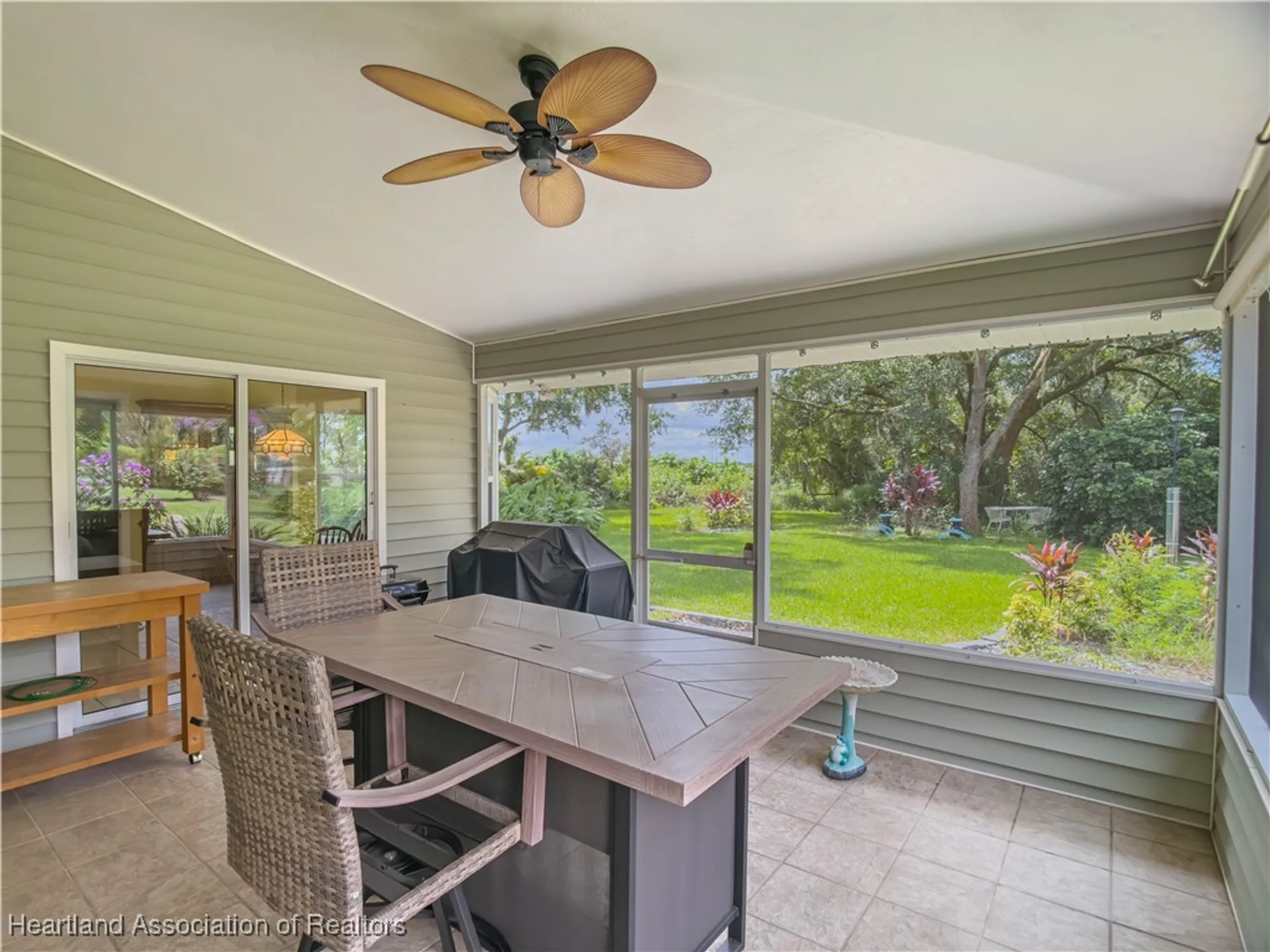 Property Slideshow image 25 of 44 | 3024 oakhill dr, Avon Park, FL, 33825