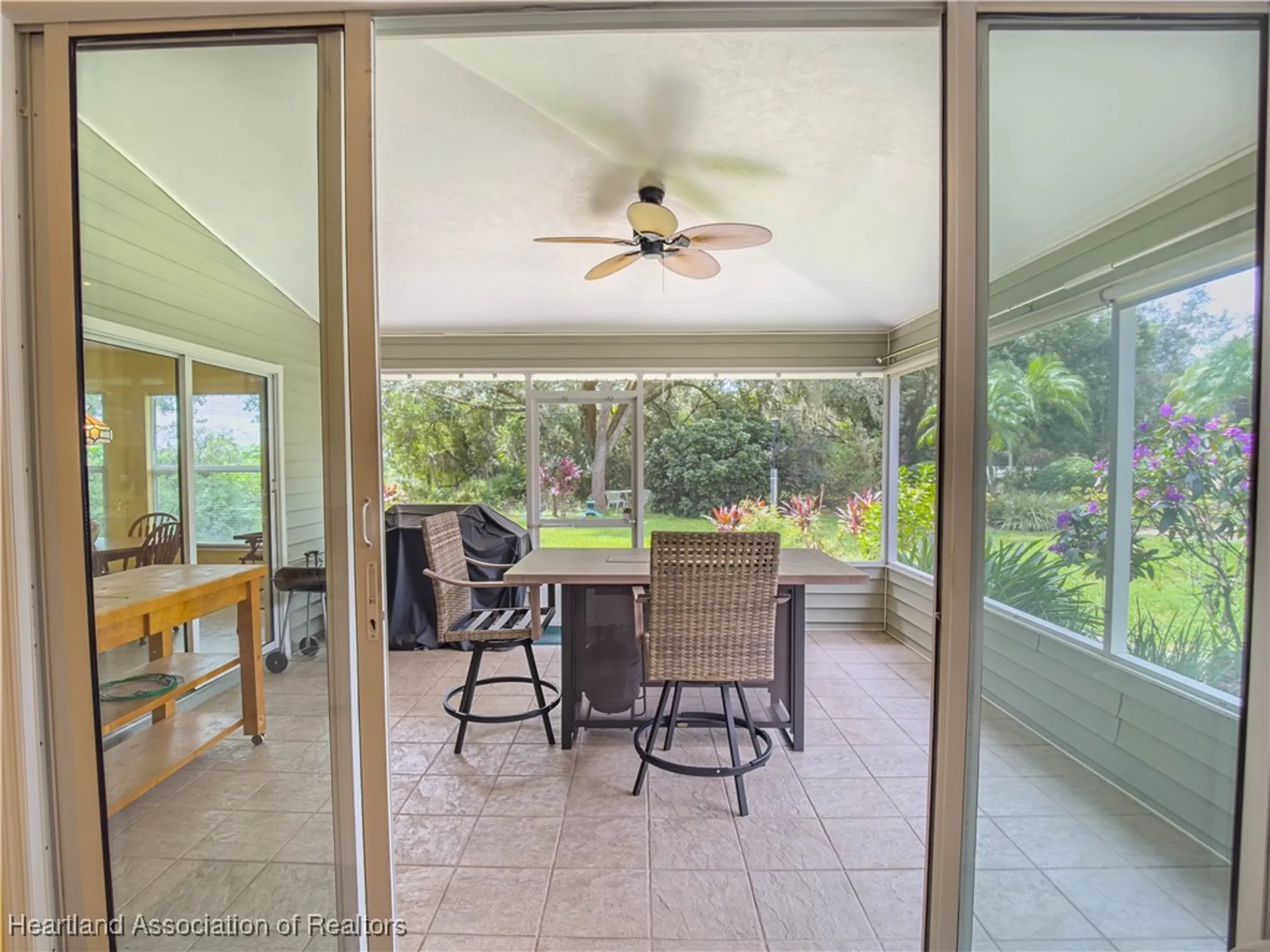Property Slideshow image 26 of 44 | 3024 oakhill dr, Avon Park, FL, 33825