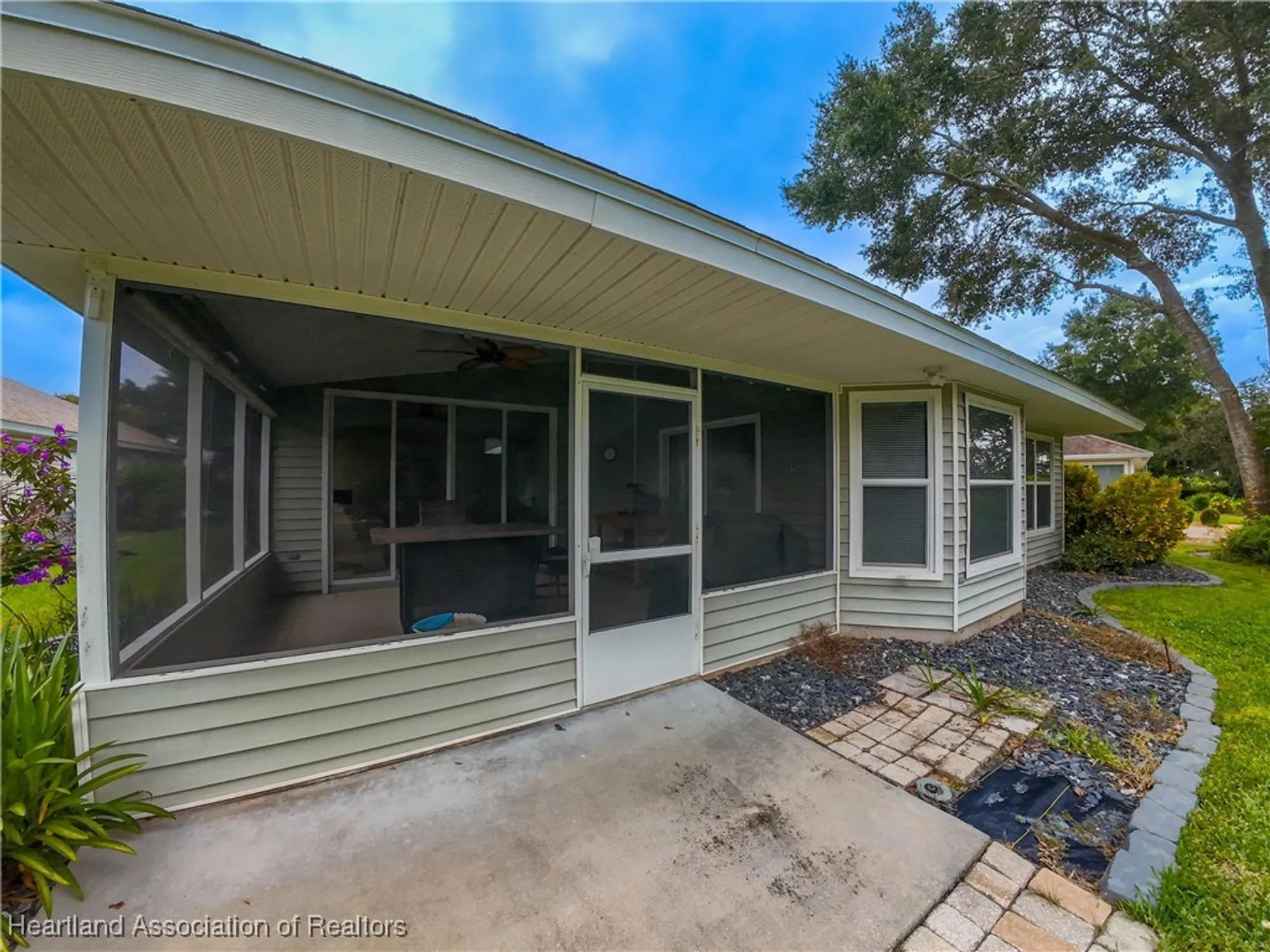 Property Slideshow image 27 of 44 | 3024 oakhill dr, Avon Park, FL, 33825