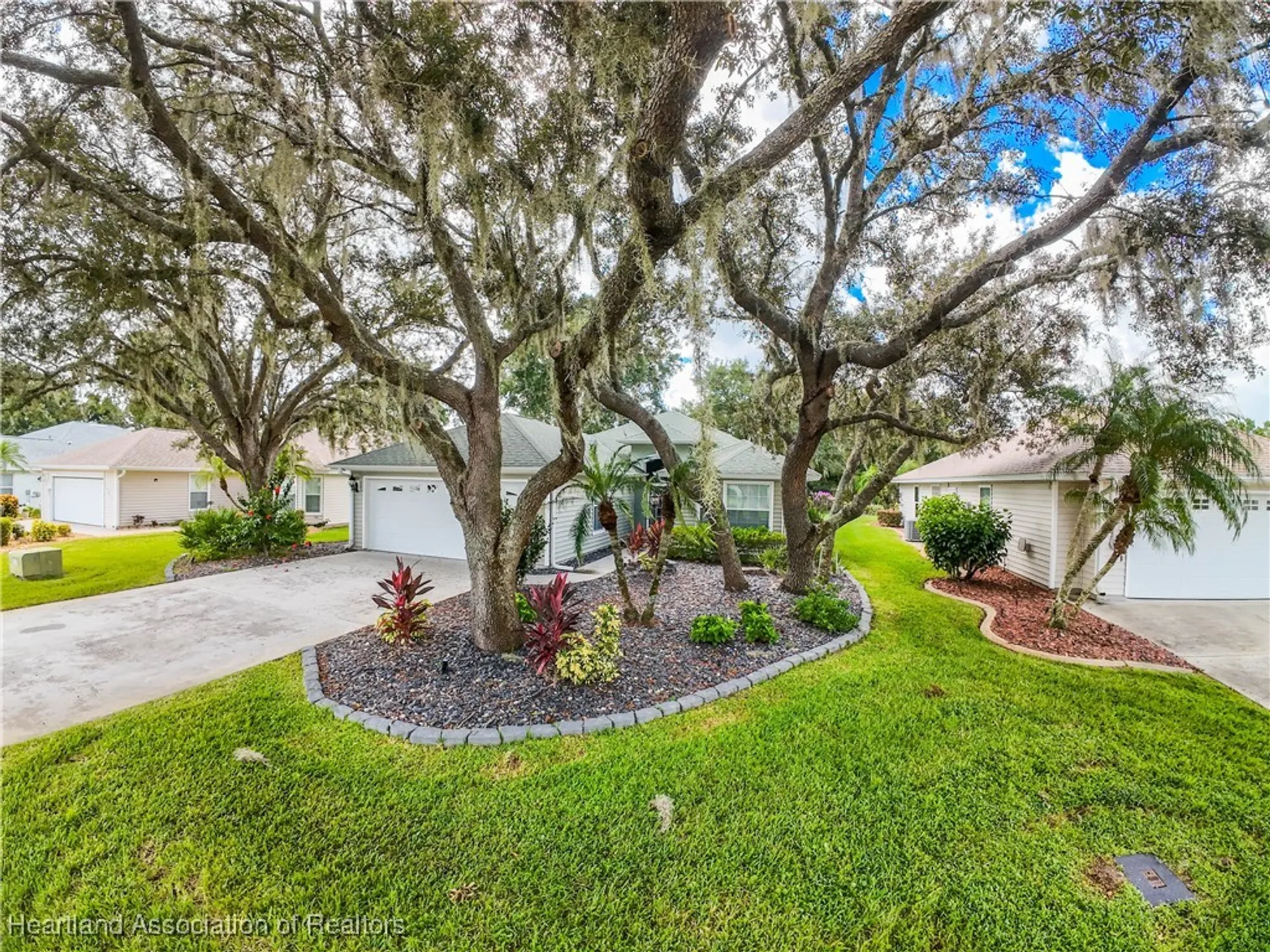 Property Slideshow image 34 of 44 | 3024 oakhill dr, Avon Park, FL, 33825
