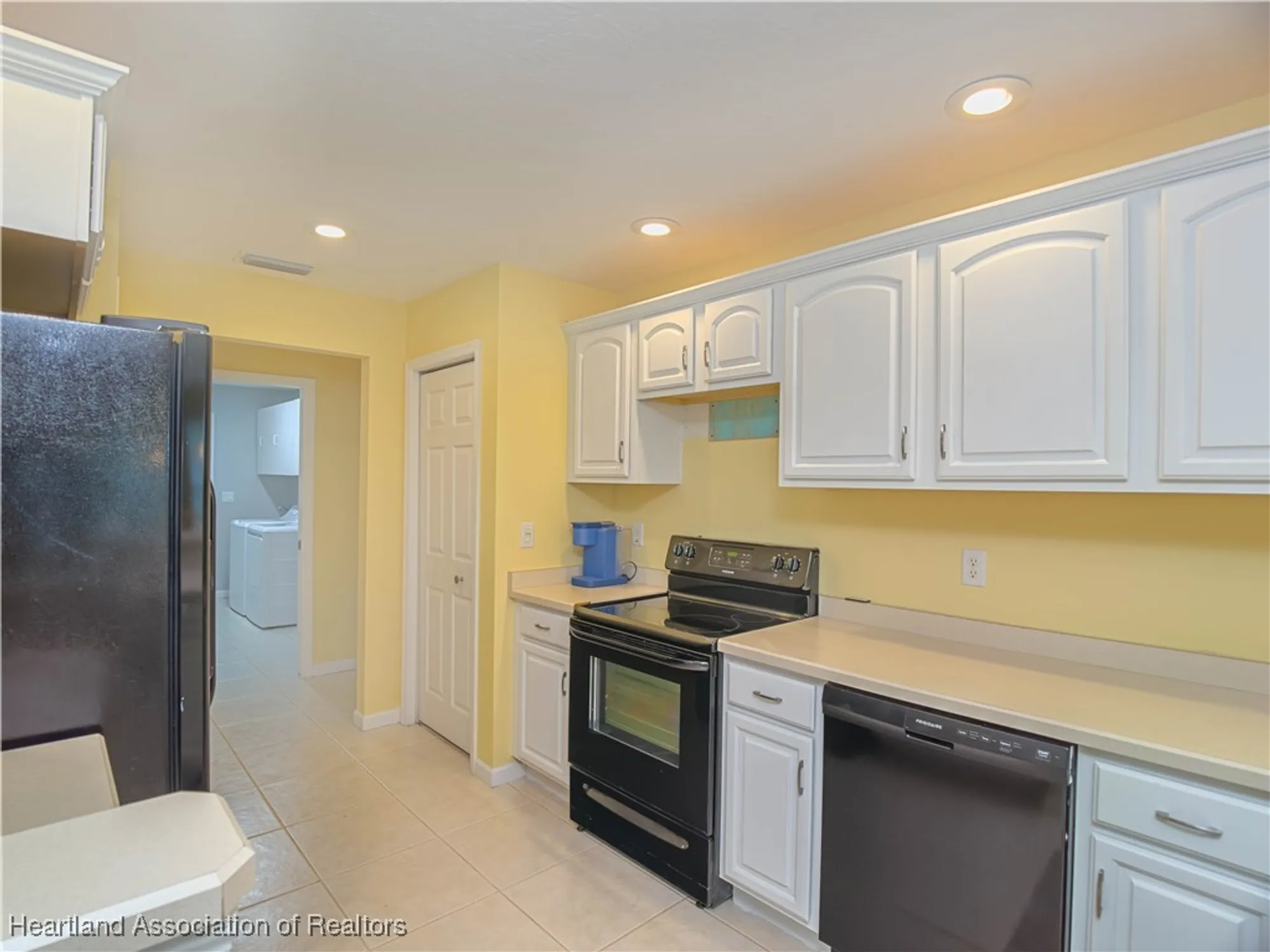 Property Slideshow image 3 of 44 | 3024 oakhill dr, Avon Park, FL, 33825