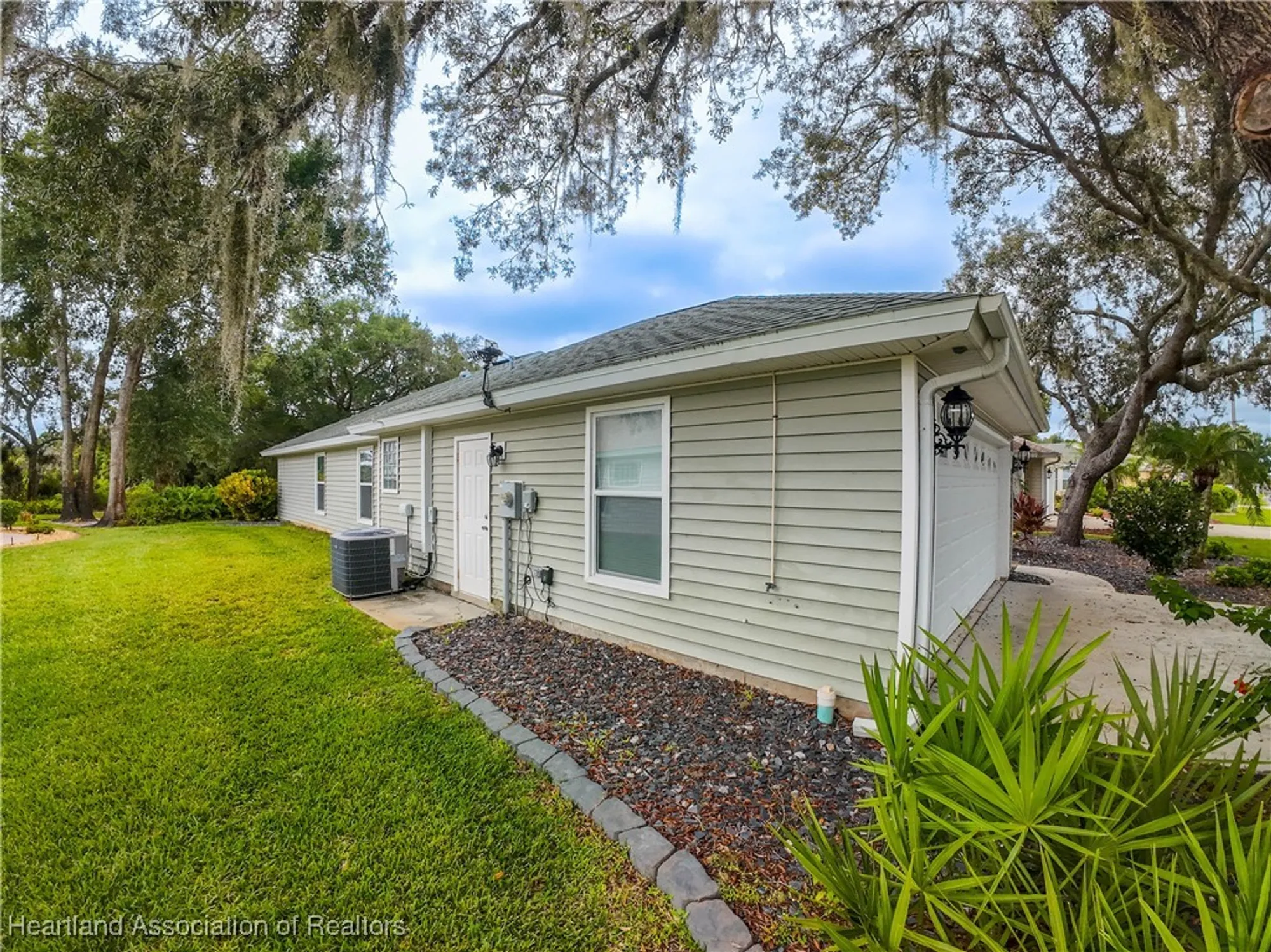 Property Slideshow image 30 of 44 | 3024 oakhill dr, Avon Park, FL, 33825