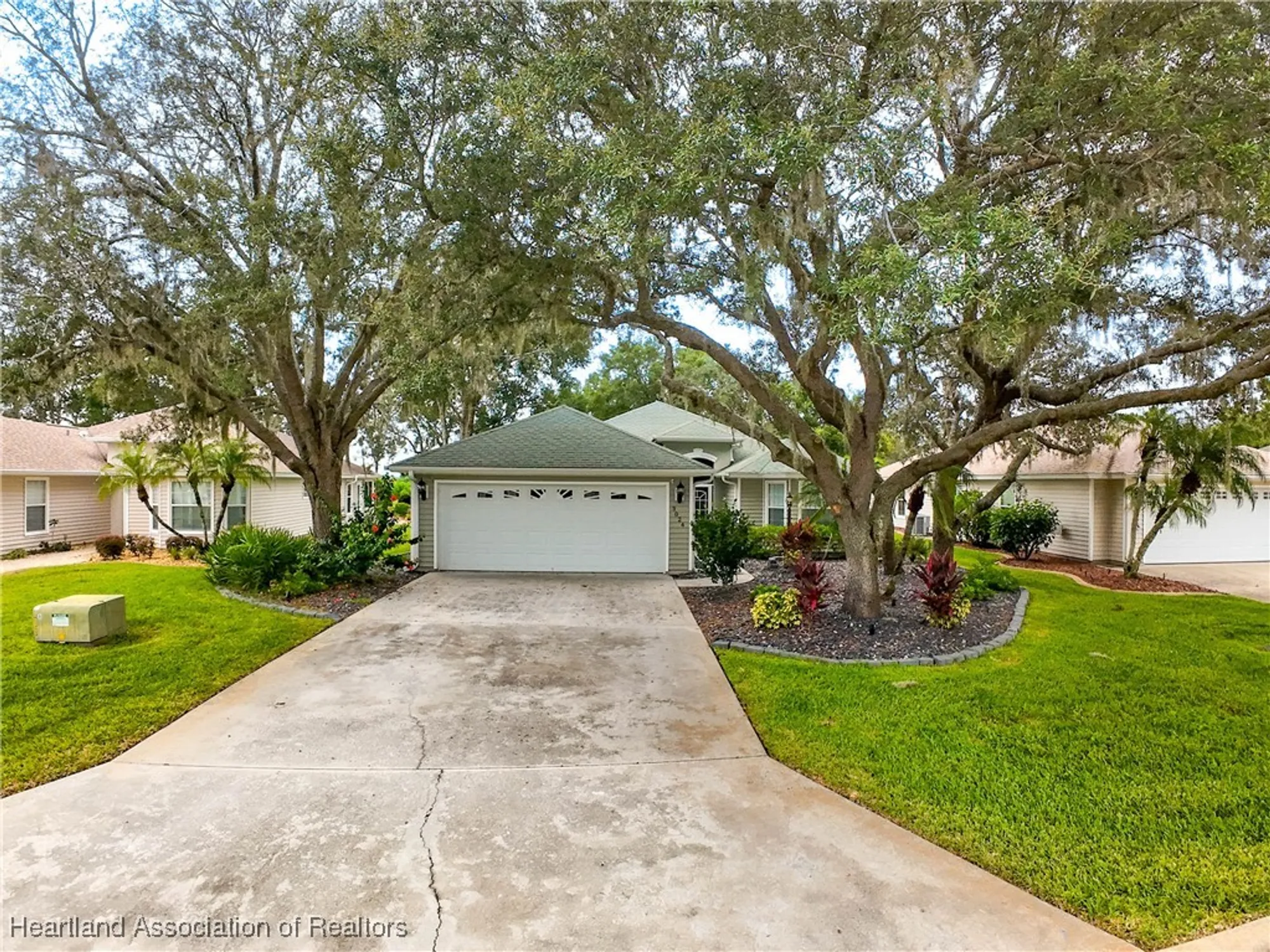 Property Slideshow image 33 of 44 | 3024 oakhill dr, Avon Park, FL, 33825