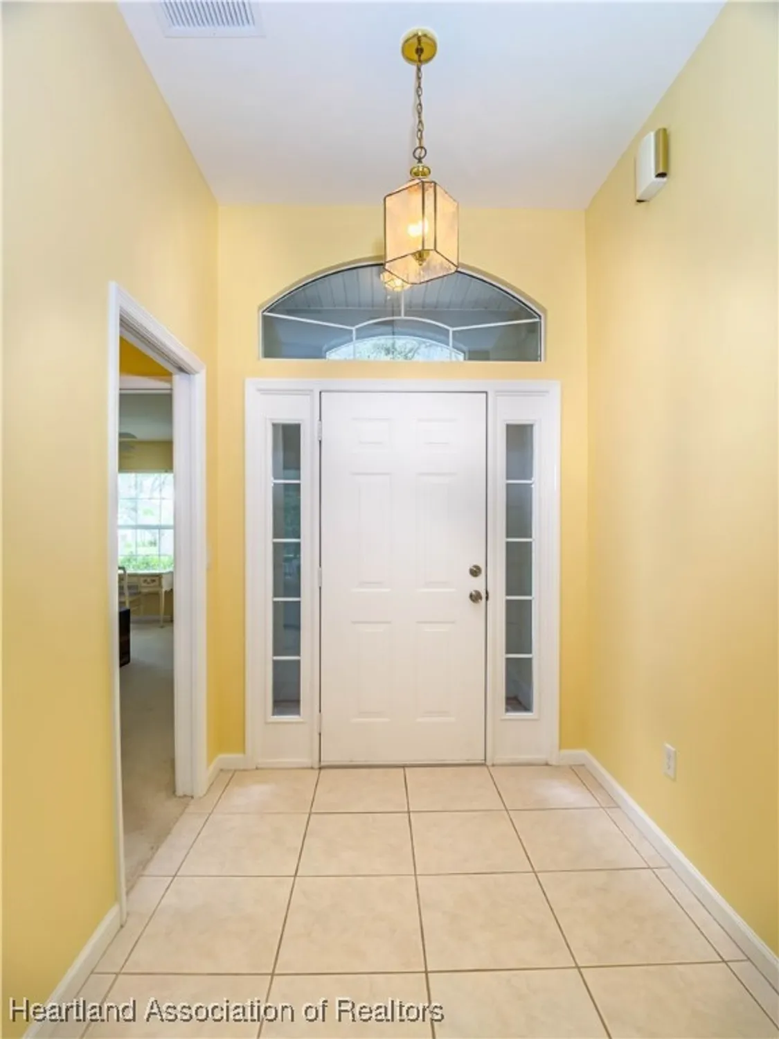 Property Slideshow image 4 of 44 | 3024 oakhill dr, Avon Park, FL, 33825