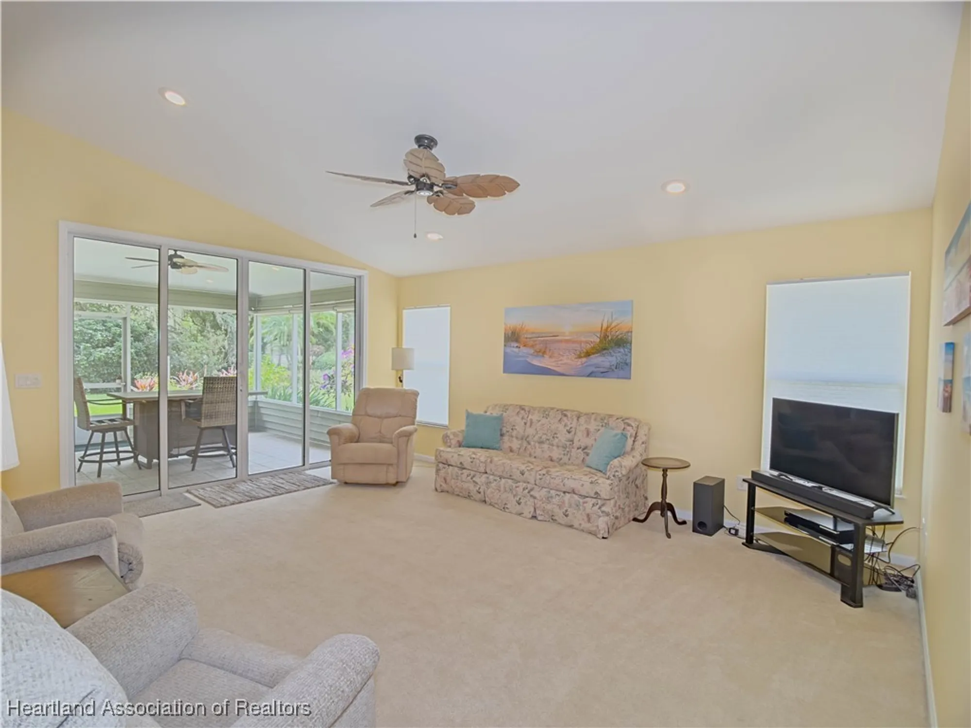 Property Slideshow image 5 of 44 | 3024 oakhill dr, Avon Park, FL, 33825