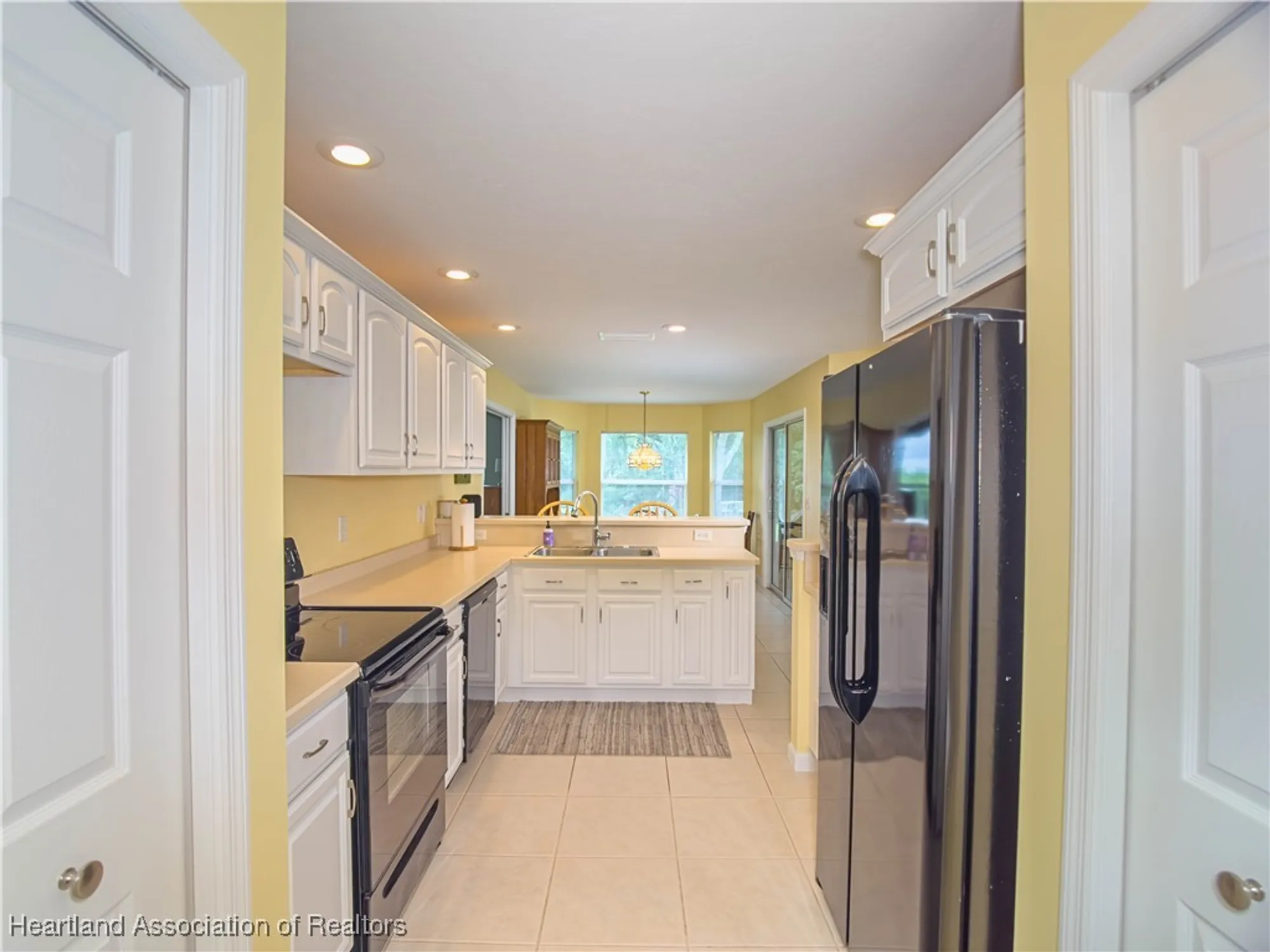 Property Slideshow image 8 of 44 | 3024 oakhill dr, Avon Park, FL, 33825