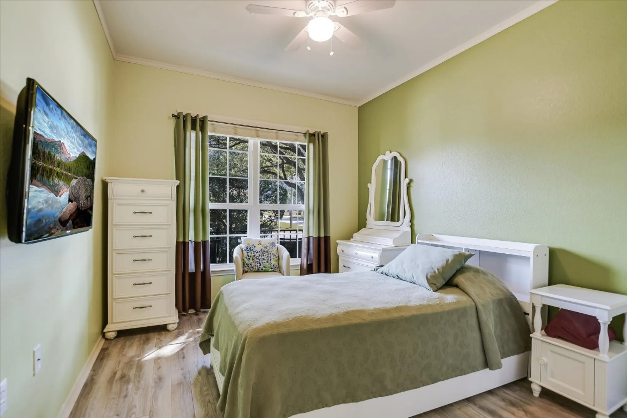 Property Slideshow image 15 of 20 | 101 hummingbird cv, Georgetown, TX, 78633