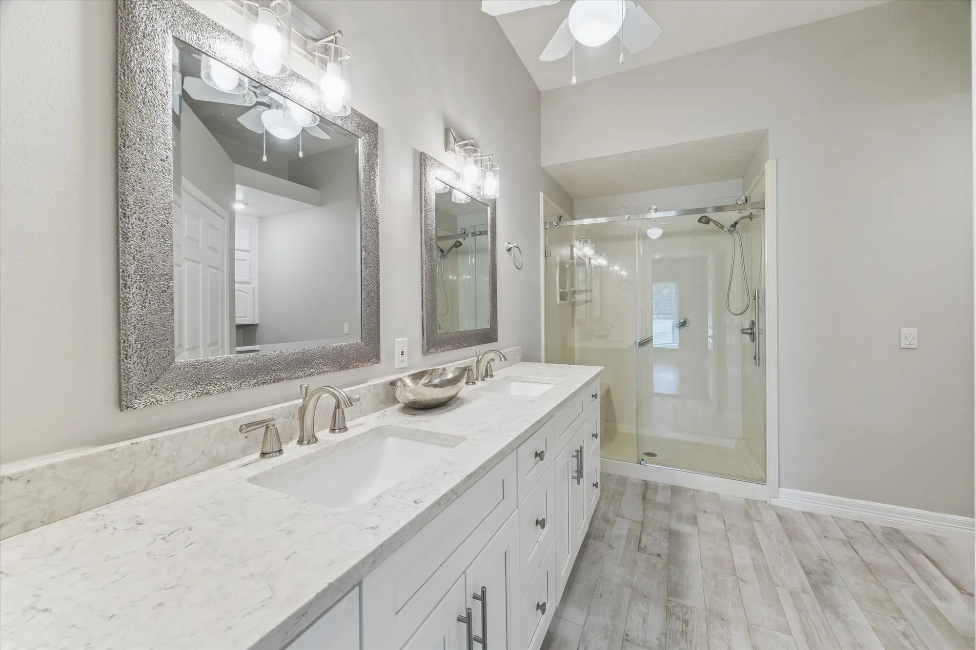 Property Slideshow image 12 of 19 | 3326 s country meadows ln, Pearland, TX, 77584