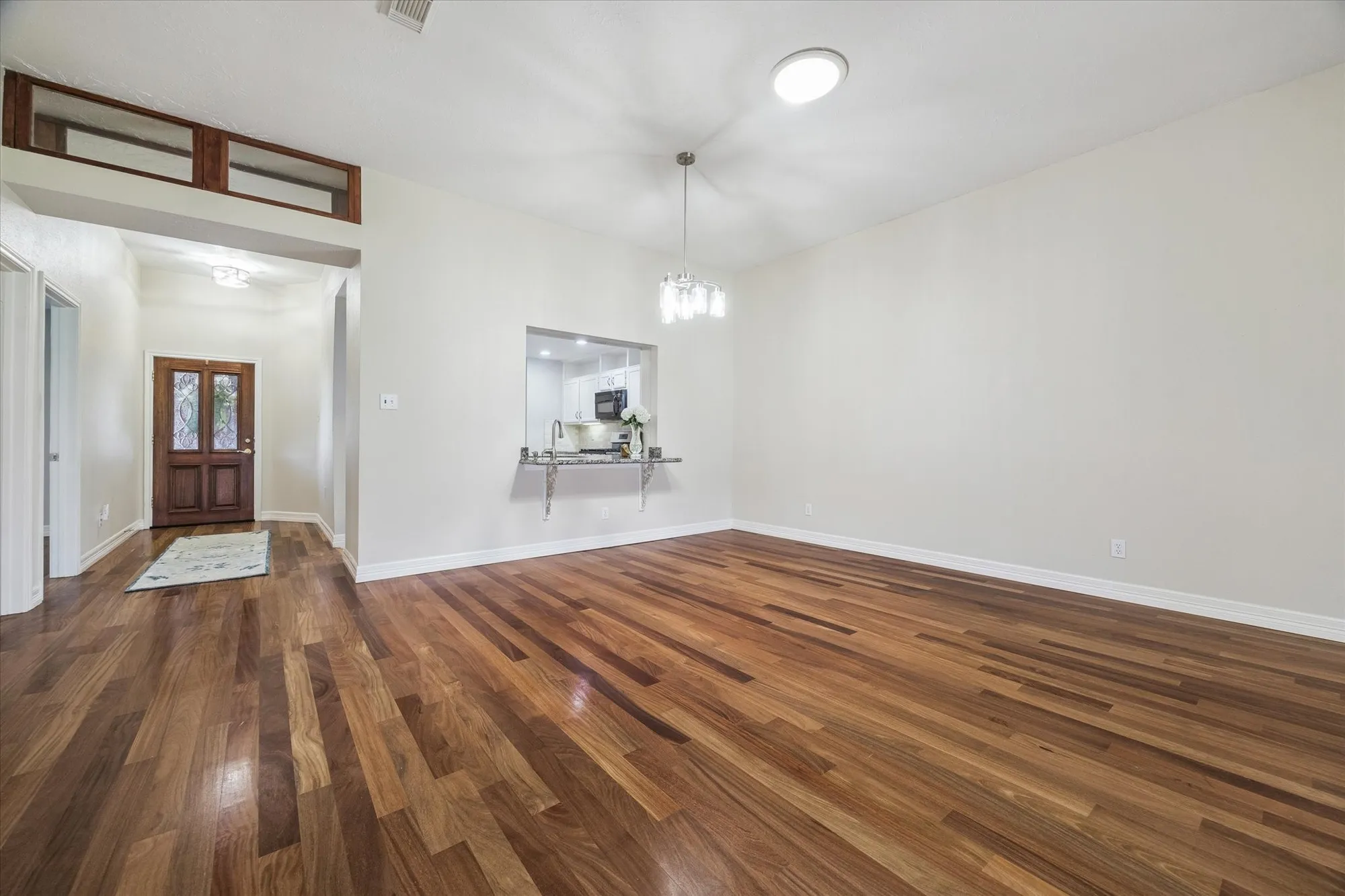 Property Slideshow image 5 of 19 | 3326 s country meadows ln, Pearland, TX, 77584