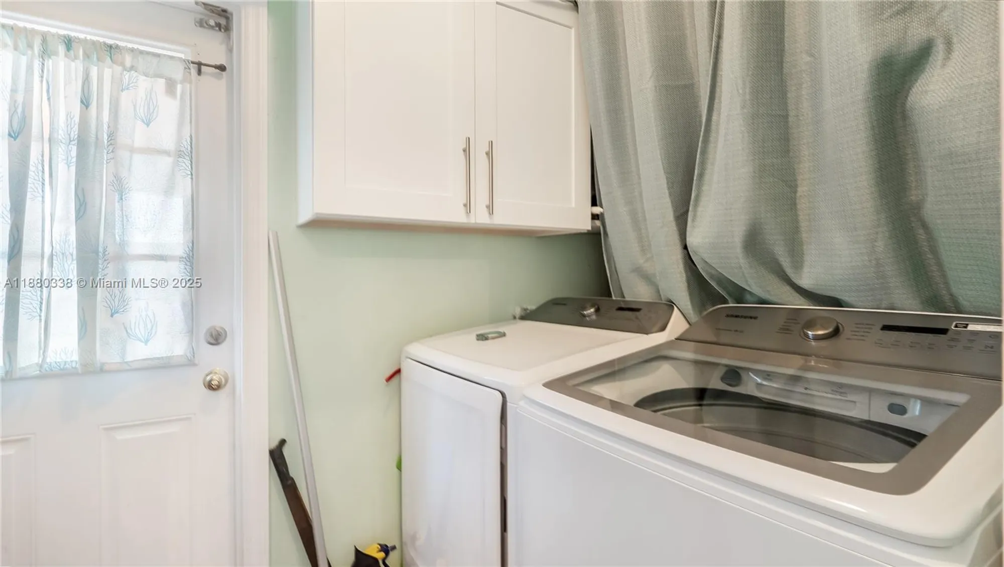 Property Slideshow image 29 of 38 | 4813 nw 47th ter, Tamarac, FL, 33319