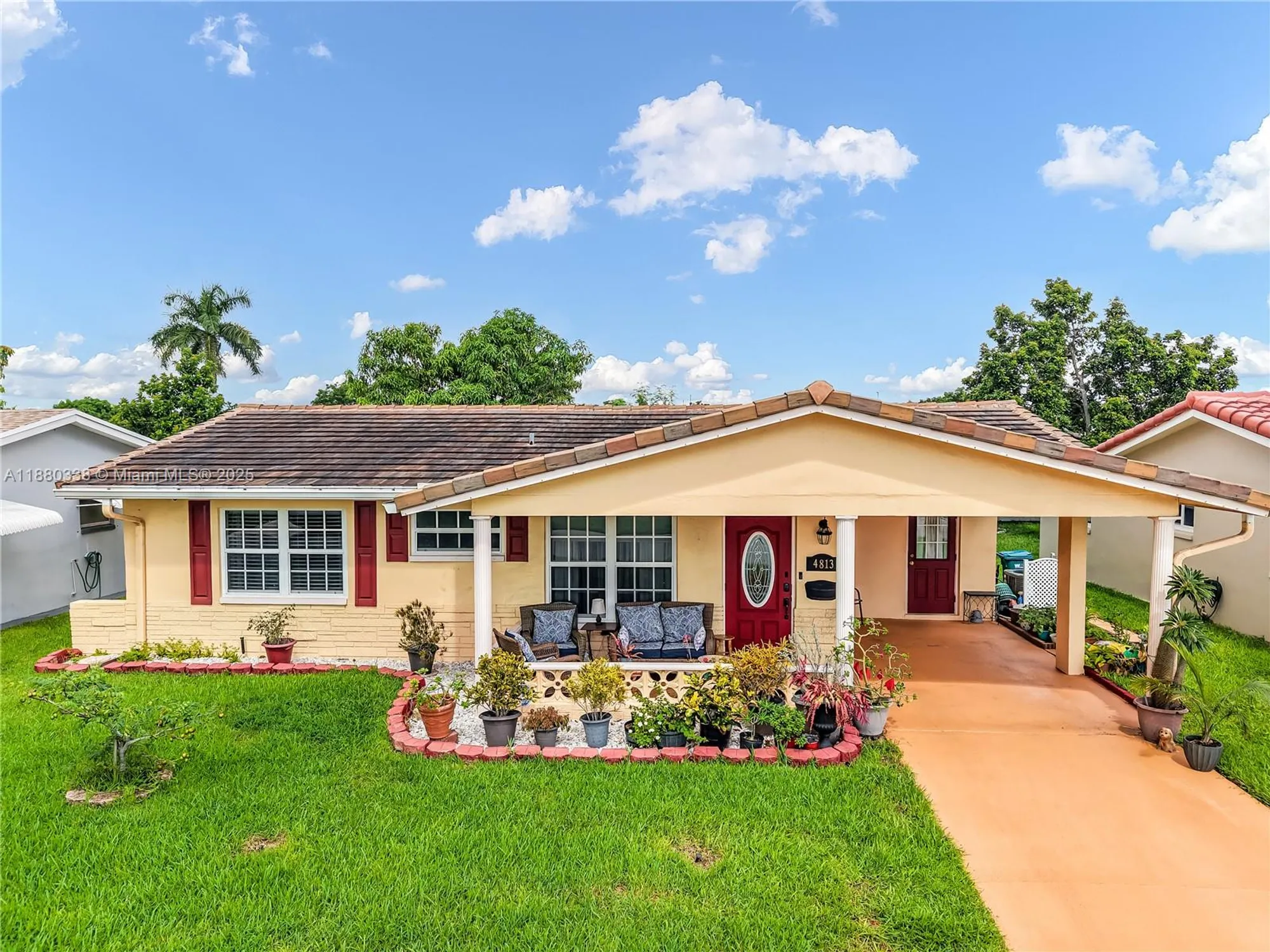 Property Slideshow image 2 of 38 | 4813 nw 47th ter, Tamarac, FL, 33319
