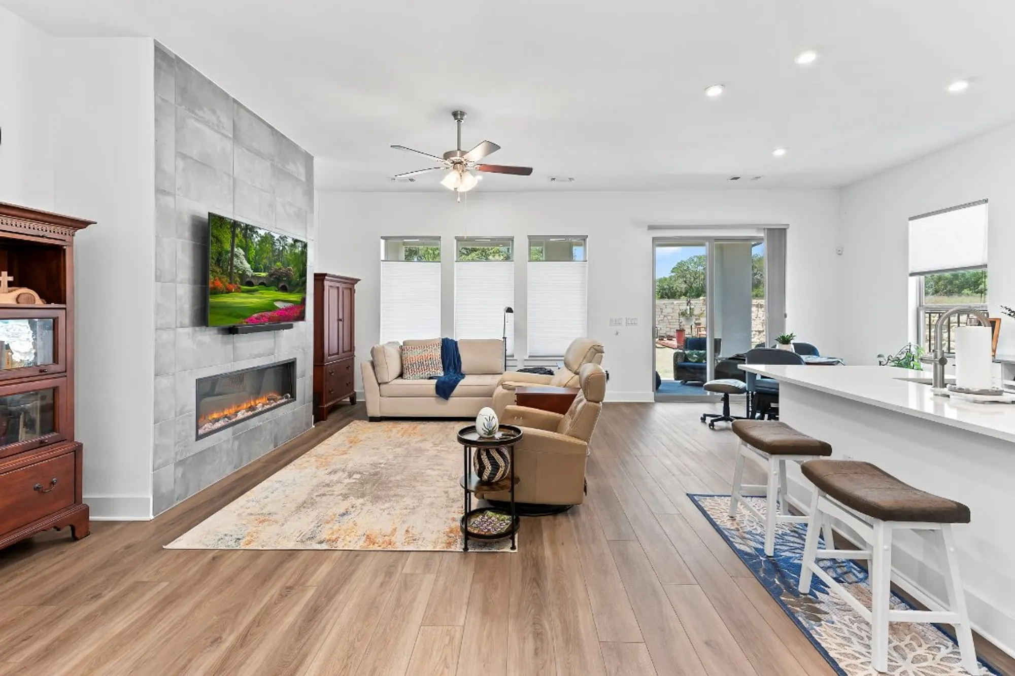 Property Slideshow image 10 of 39 | 523 hallwood dr, Liberty Hill, TX, 78642