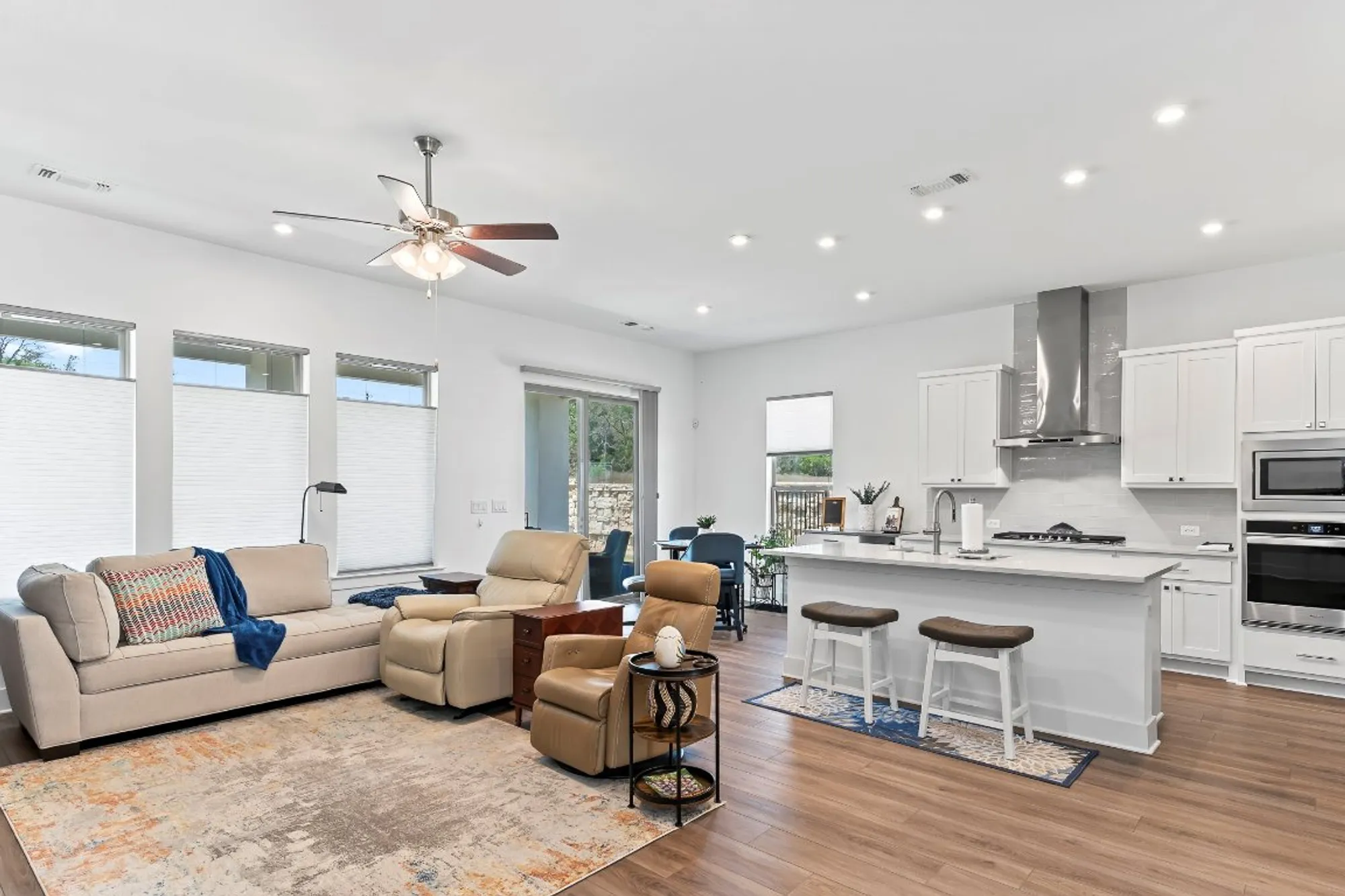 Property Slideshow image 12 of 39 | 523 hallwood dr, Liberty Hill, TX, 78642