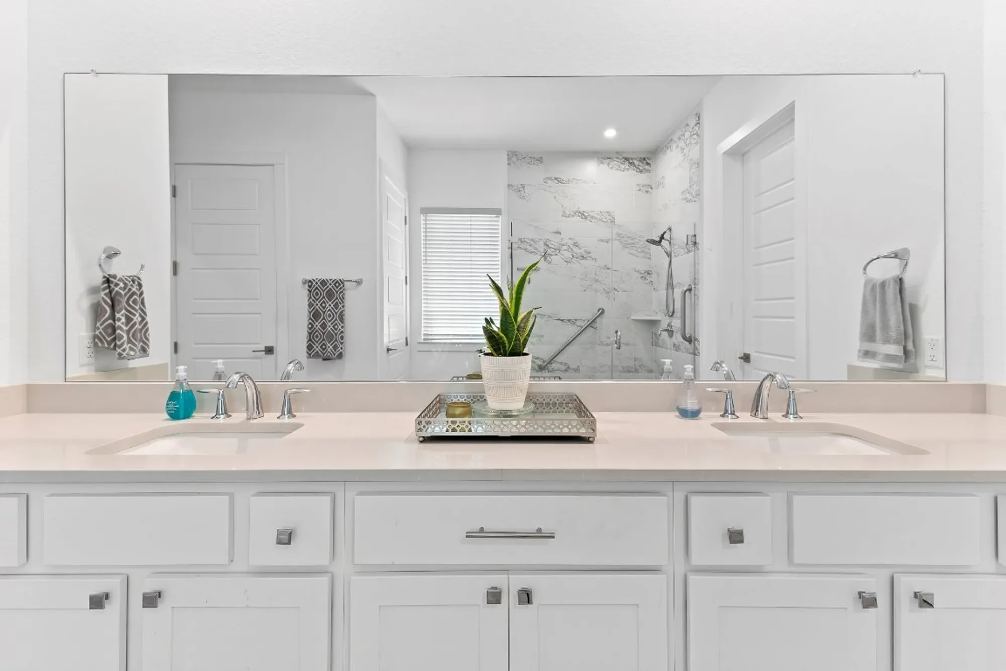 Property Slideshow image 26 of 39 | 523 hallwood dr, Liberty Hill, TX, 78642