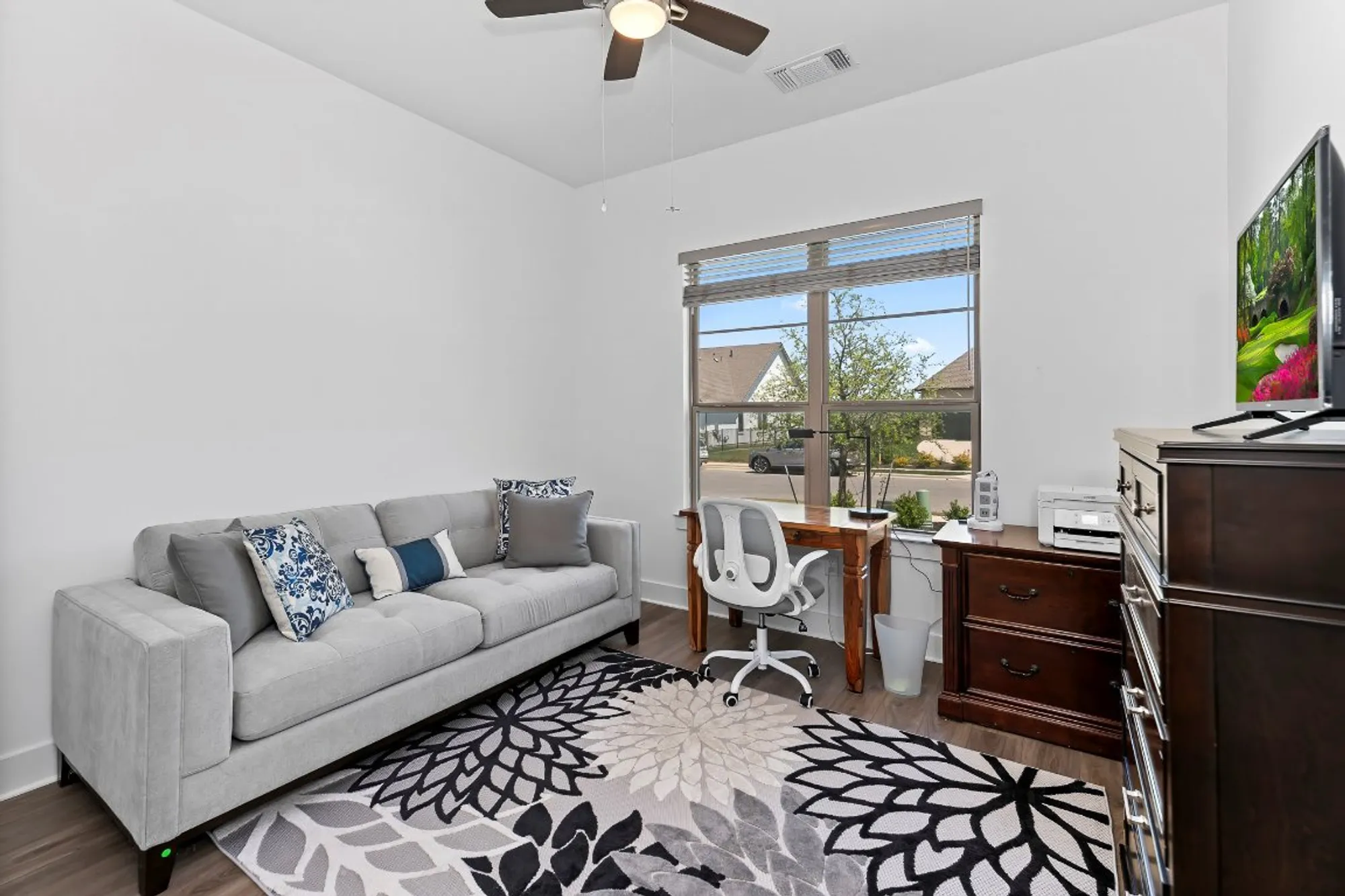 Property Slideshow image 6 of 39 | 523 hallwood dr, Liberty Hill, TX, 78642