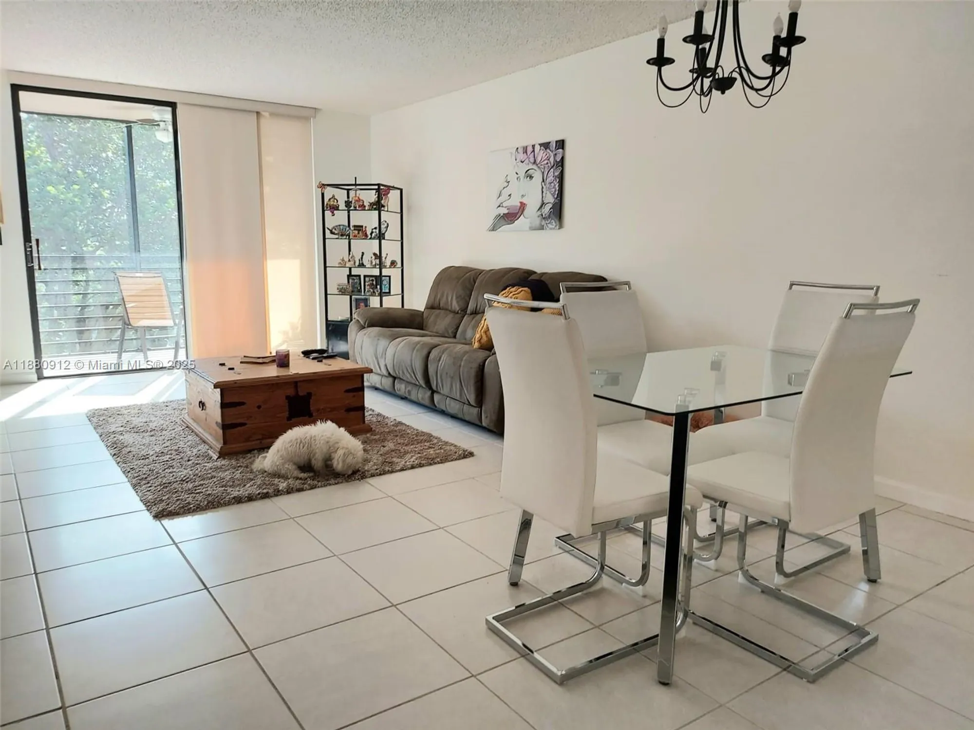 Property Slideshow image 16 of 31 | 901 colony point cir 304, Pembroke Pines, FL, 33026