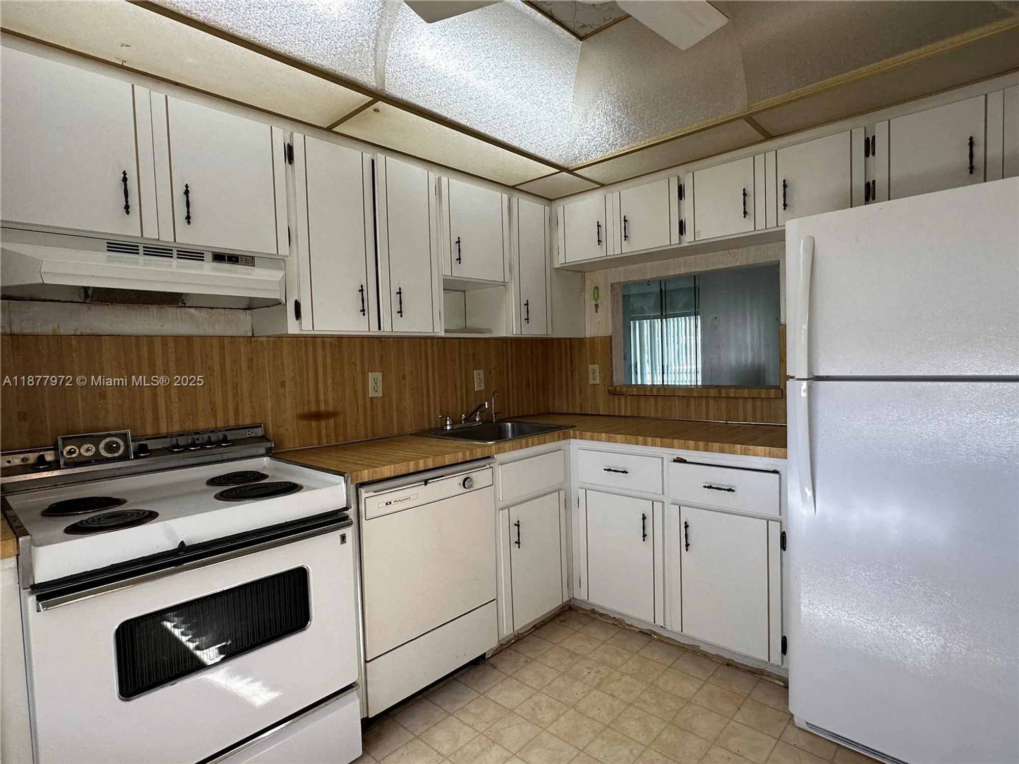 Property Slideshow image 14 of 30 | 8901 s hollybrook blvd 306, Pembroke Pines, FL, 33025