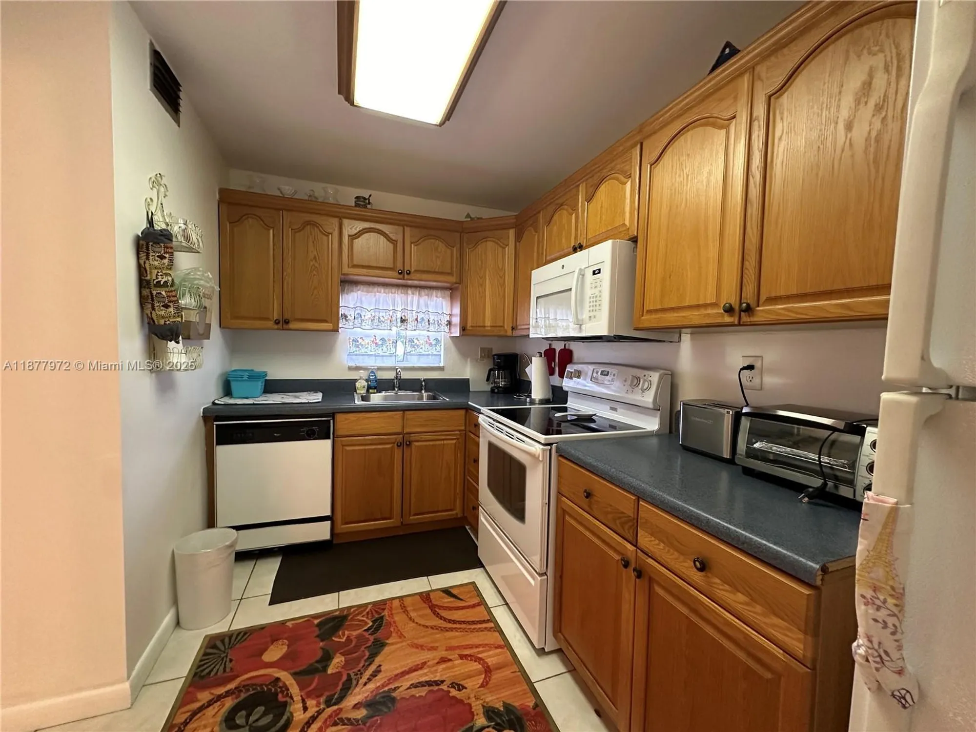 Property Slideshow image 15 of 30 | 8901 s hollybrook blvd 306, Pembroke Pines, FL, 33025