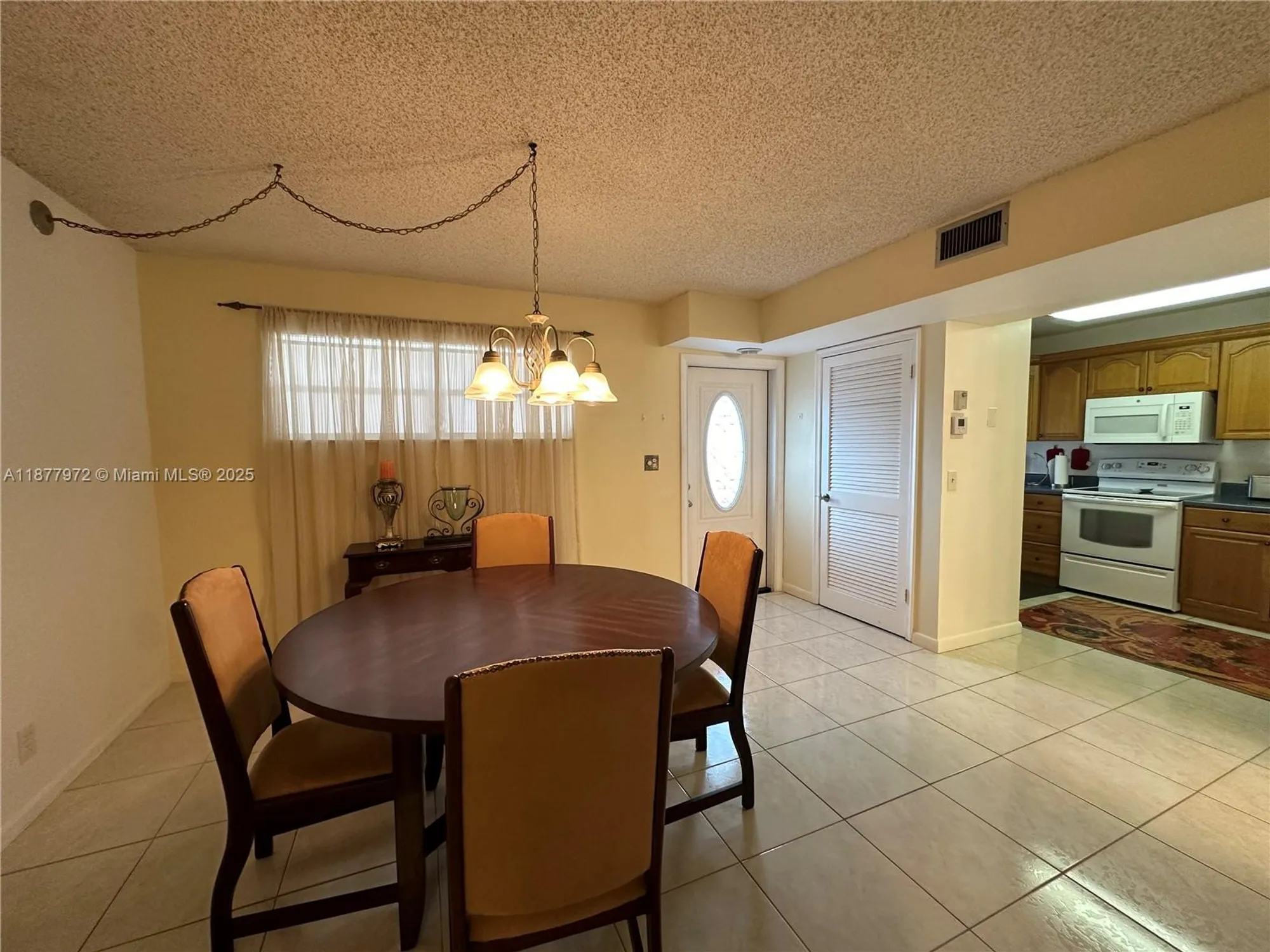 Property Slideshow image 10 of 30 | 8901 s hollybrook blvd 306, Pembroke Pines, FL, 33025