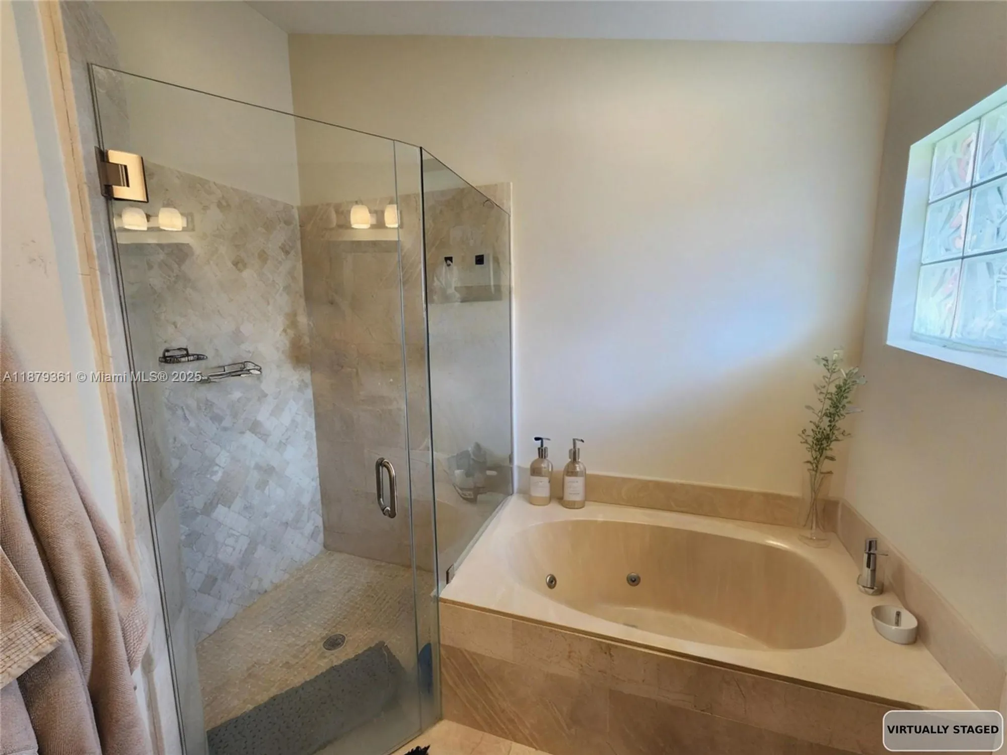 Property Slideshow image 17 of 38 | 5122 marla dr, Boynton Beach, FL, 33436