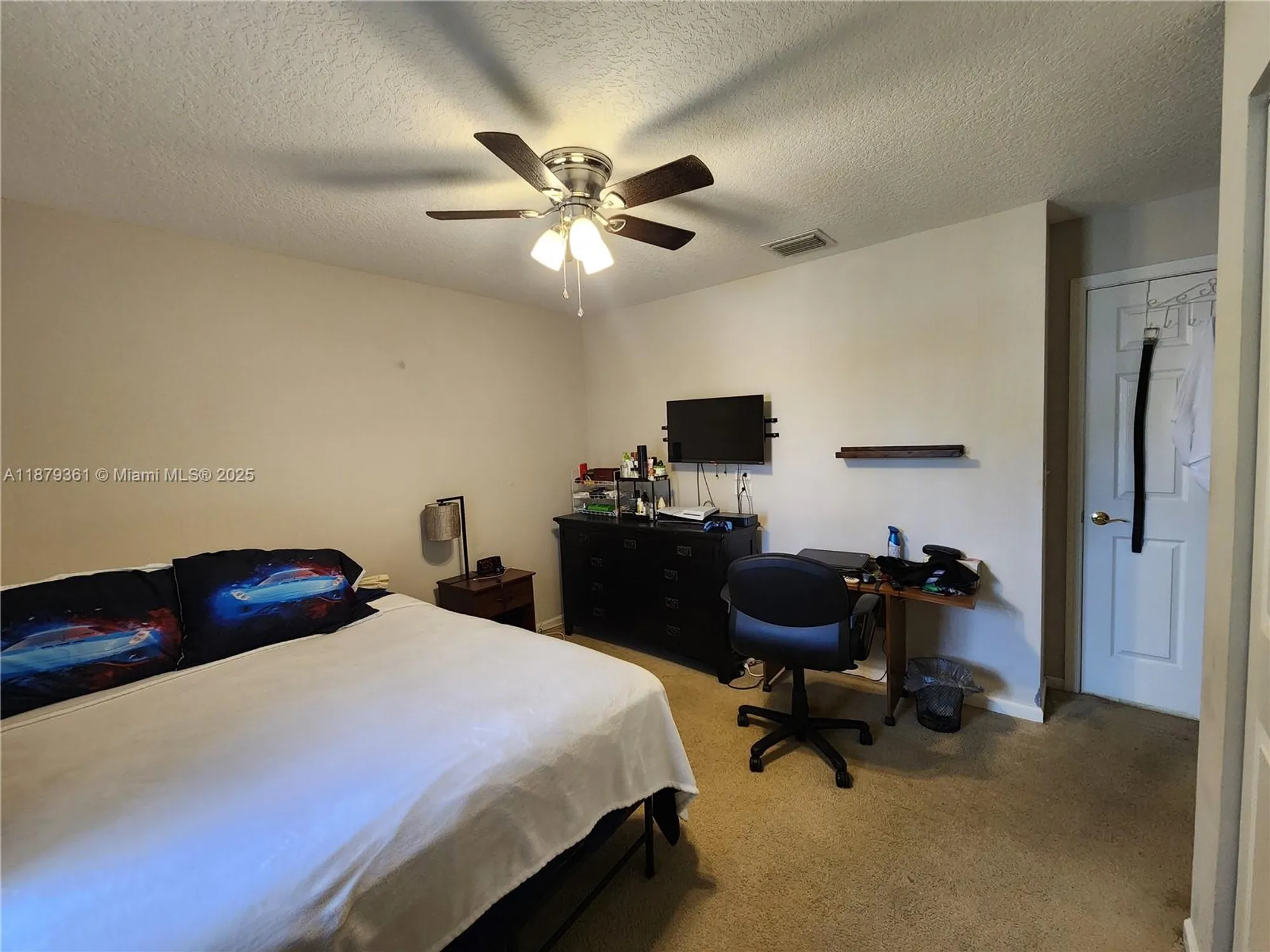 Property Slideshow image 25 of 38 | 5122 marla dr, Boynton Beach, FL, 33436