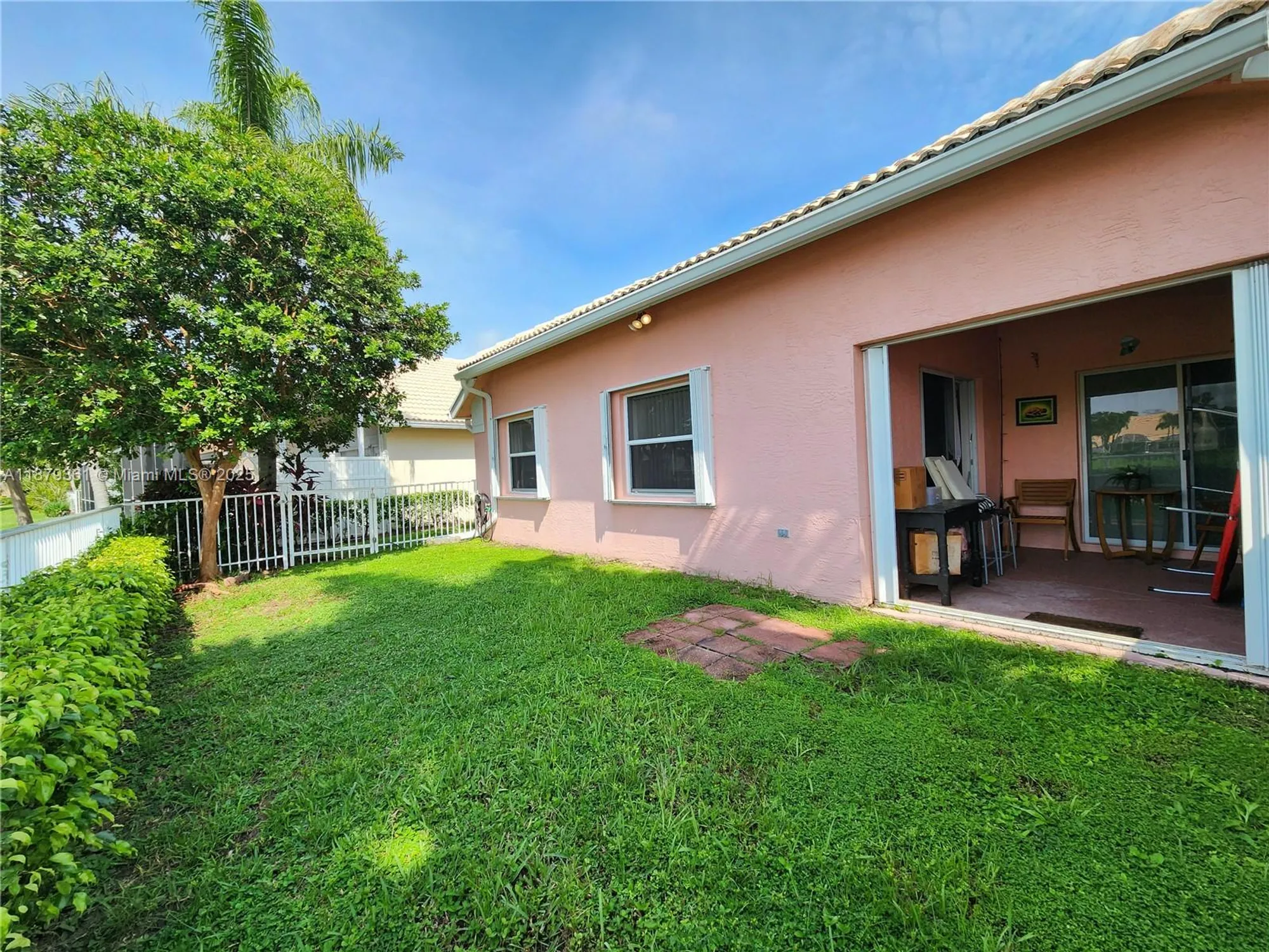 Property Slideshow image 34 of 38 | 5122 marla dr, Boynton Beach, FL, 33436