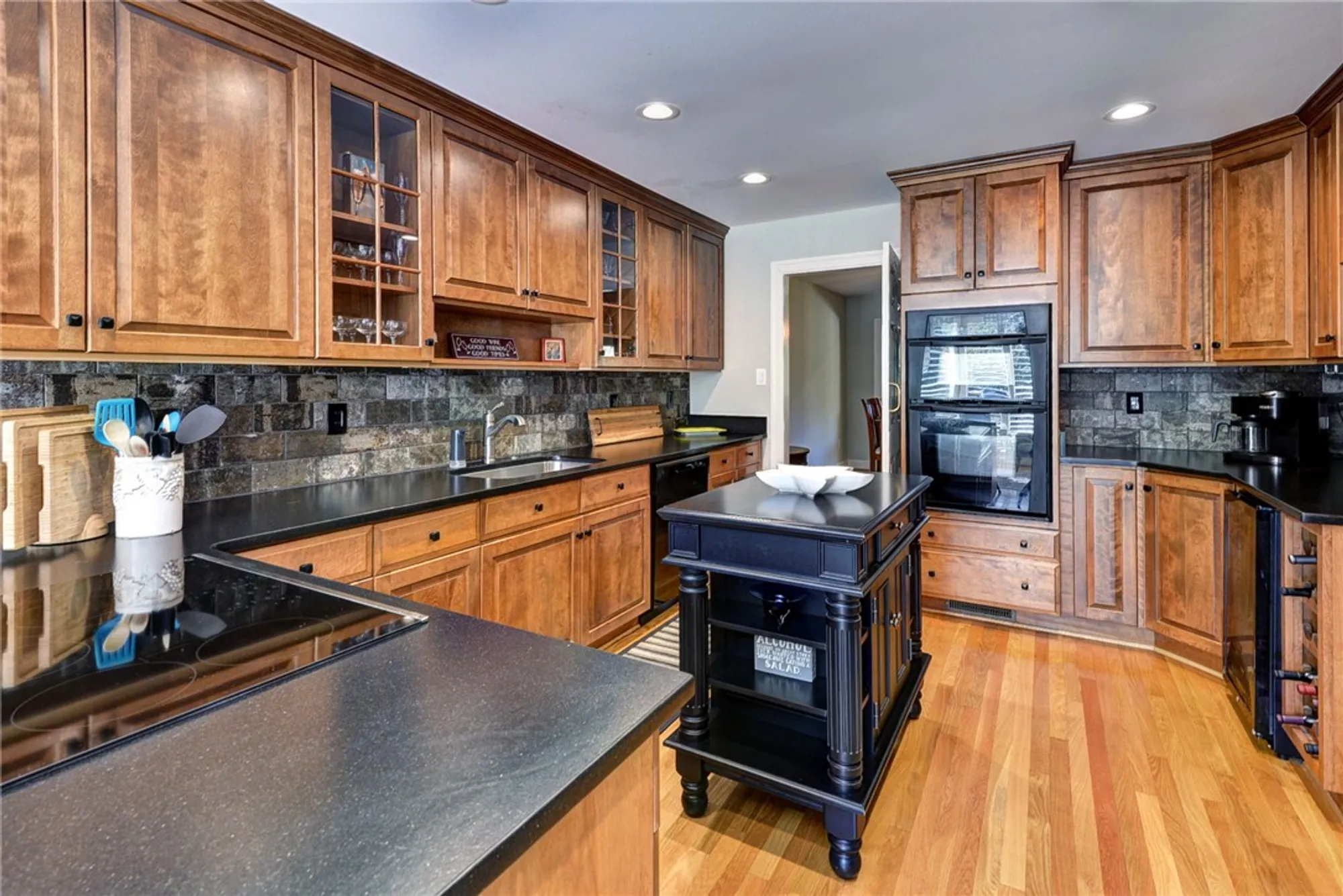 Property Slideshow image 14 of 37 | 152 warehams pt, Williamsburg, VA, 23185