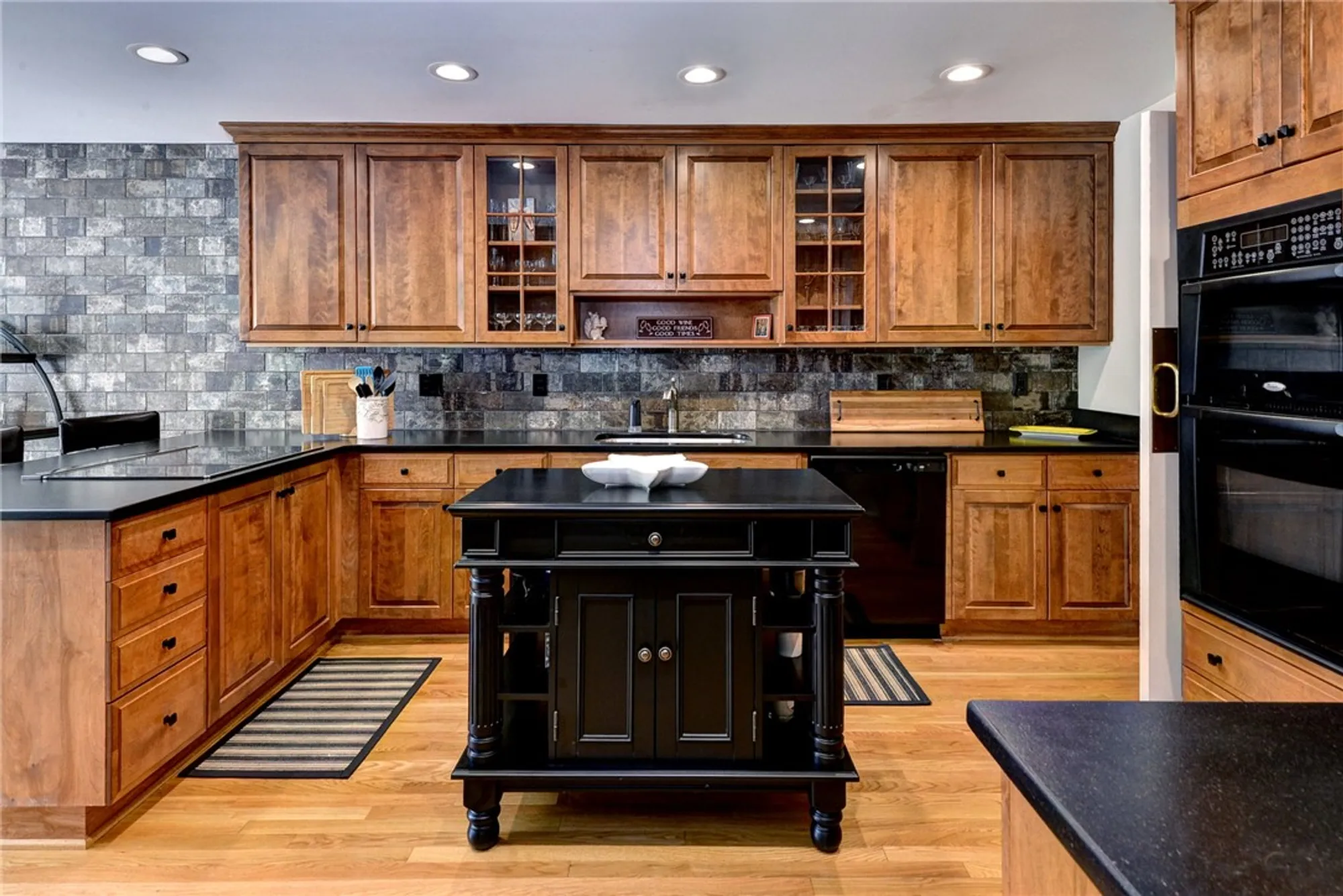 Property Slideshow image 12 of 37 | 152 warehams pt, Williamsburg, VA, 23185