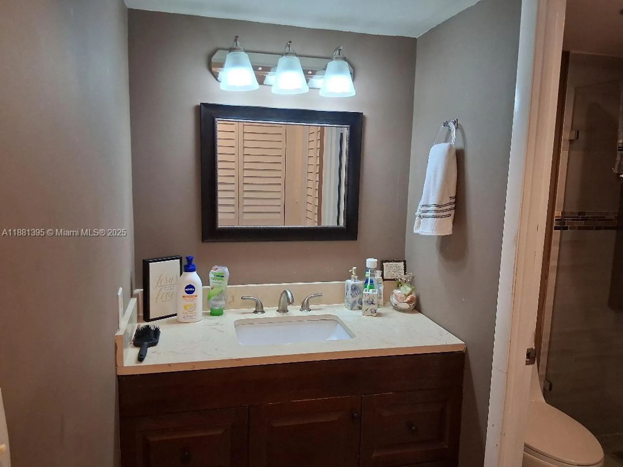 Property Slideshow image 19 of 29 | 1400 saint charles pl 201, Pembroke Pines, FL, 33026