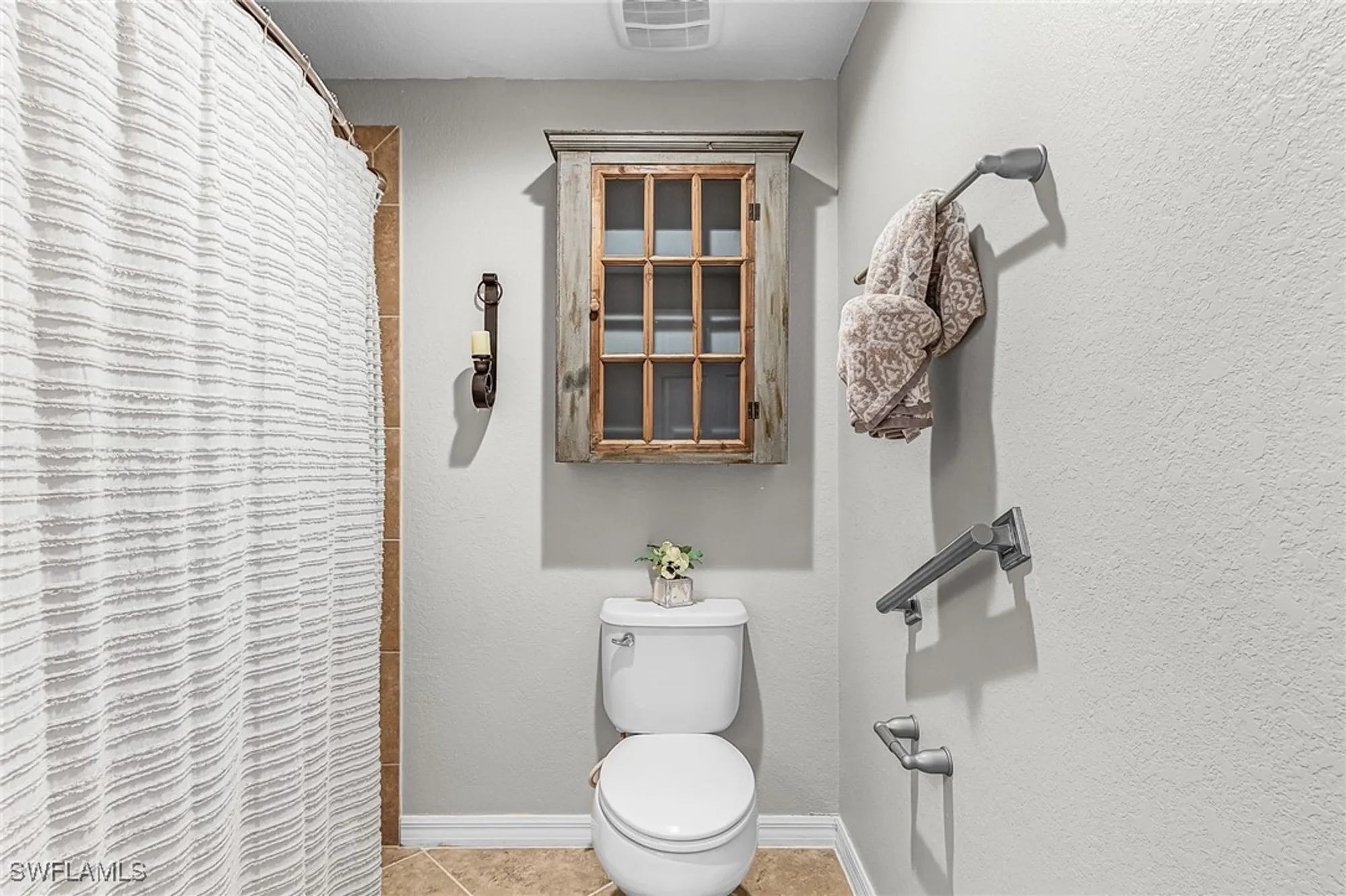 Property Slideshow image 21 of 29 | 3163 serena ln apt 101, Naples, FL, 34114