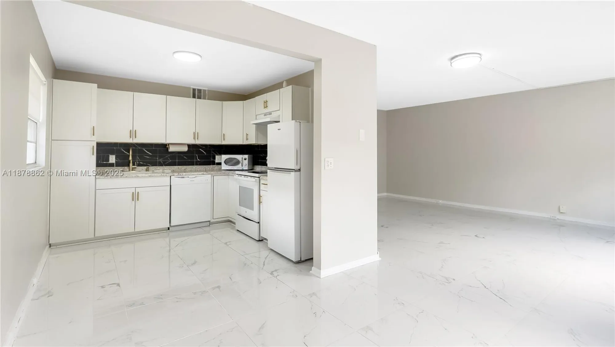 Property Slideshow image 12 of 28 | 251 sw 132nd way h201, Pembroke Pines, FL, 33027