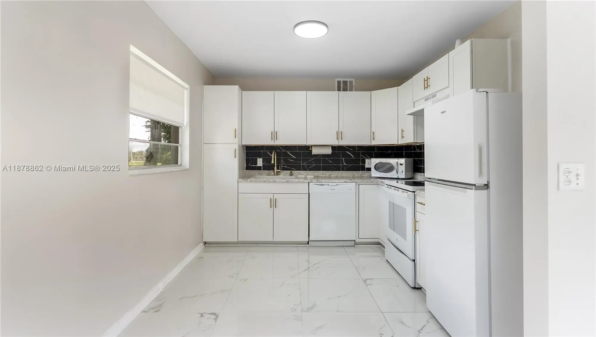 Property Slideshow image 13 of 28 | 251 sw 132nd way h201, Pembroke Pines, FL, 33027
