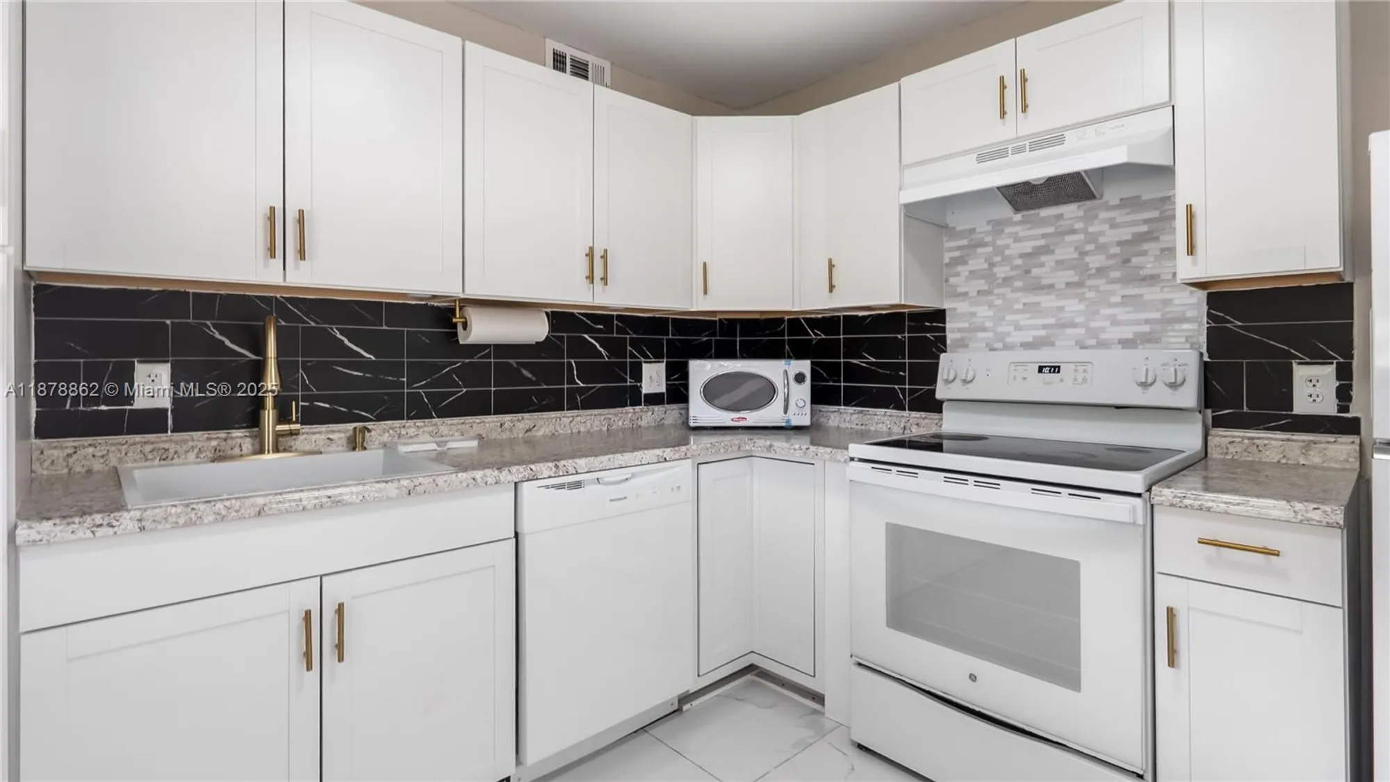 Property Slideshow image 5 of 28 | 251 sw 132nd way h201, Pembroke Pines, FL, 33027