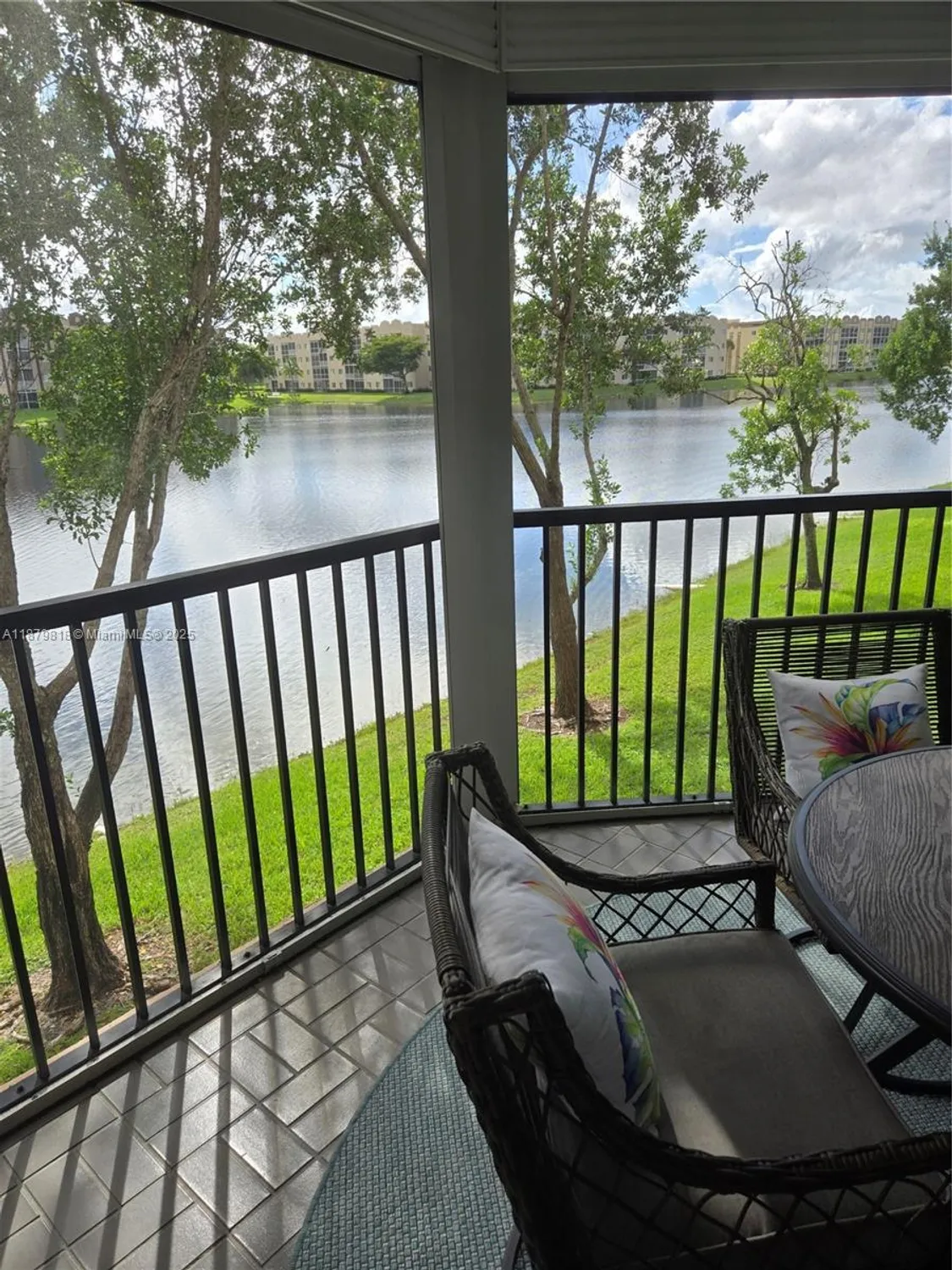 Property Slideshow image 32 of 58 | 7632 fairfax dr # 7632, Tamarac, FL, 33321