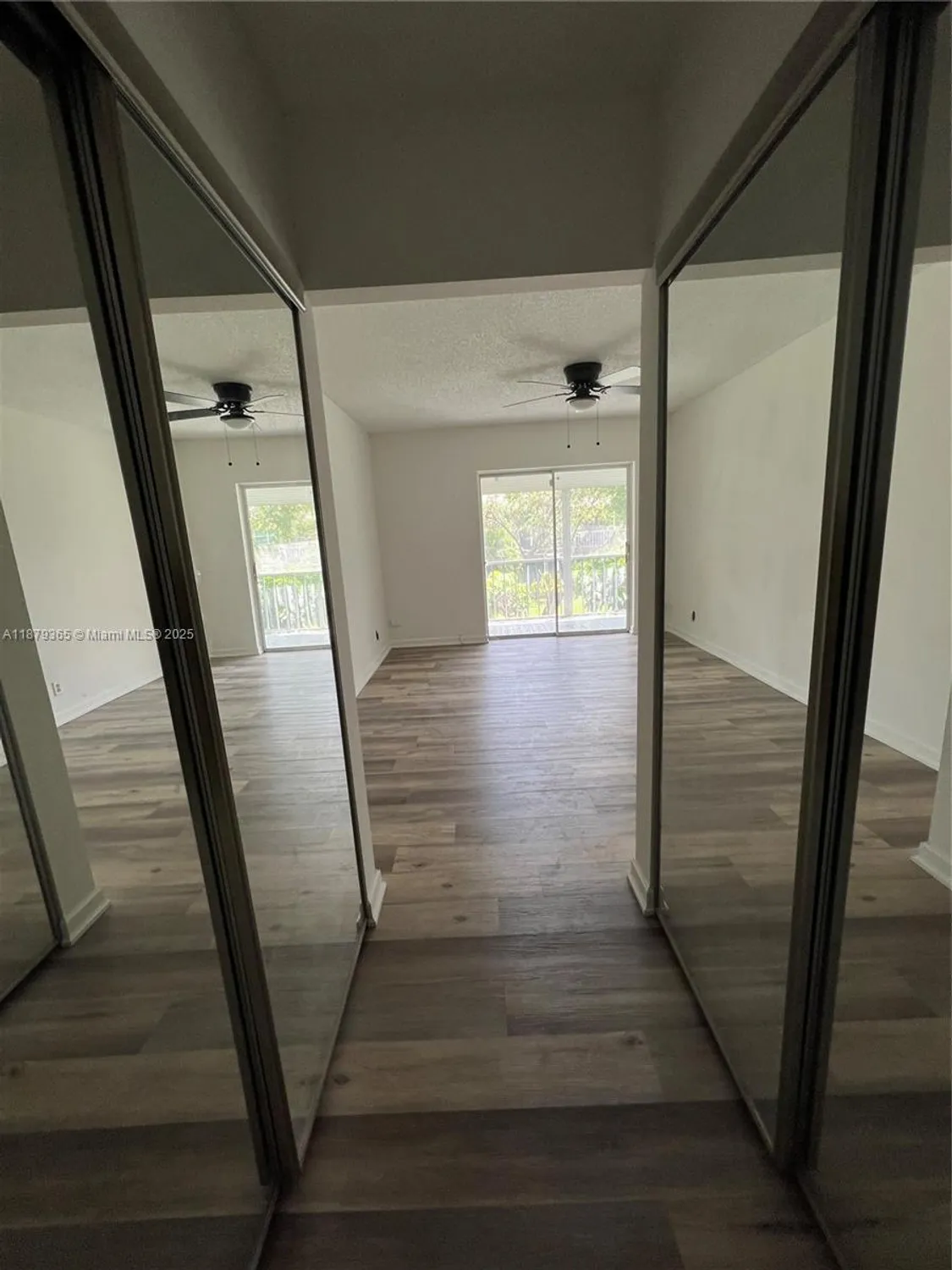 Property Slideshow image 12 of 24 | 7300 nw 4th pl 205, Margate, FL, 33063