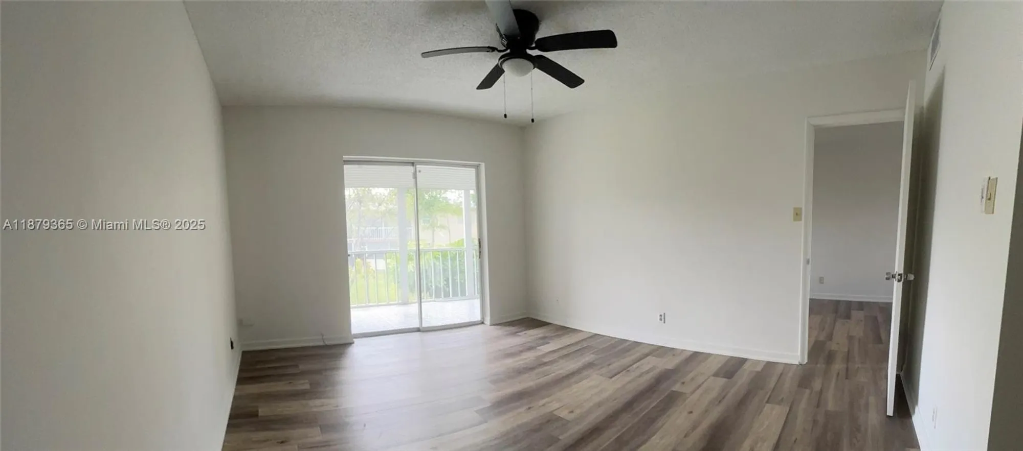 Property Slideshow image 14 of 24 | 7300 nw 4th pl 205, Margate, FL, 33063