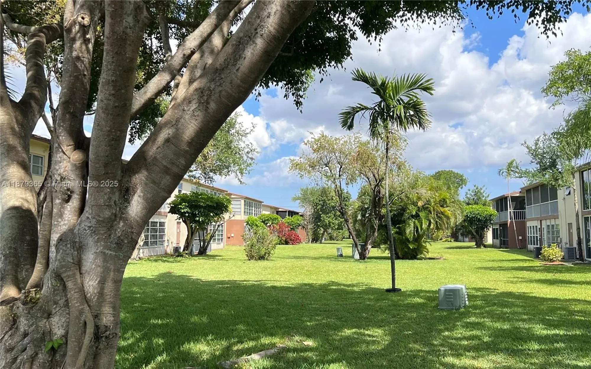 Property Slideshow image 19 of 24 | 7300 nw 4th pl 205, Margate, FL, 33063