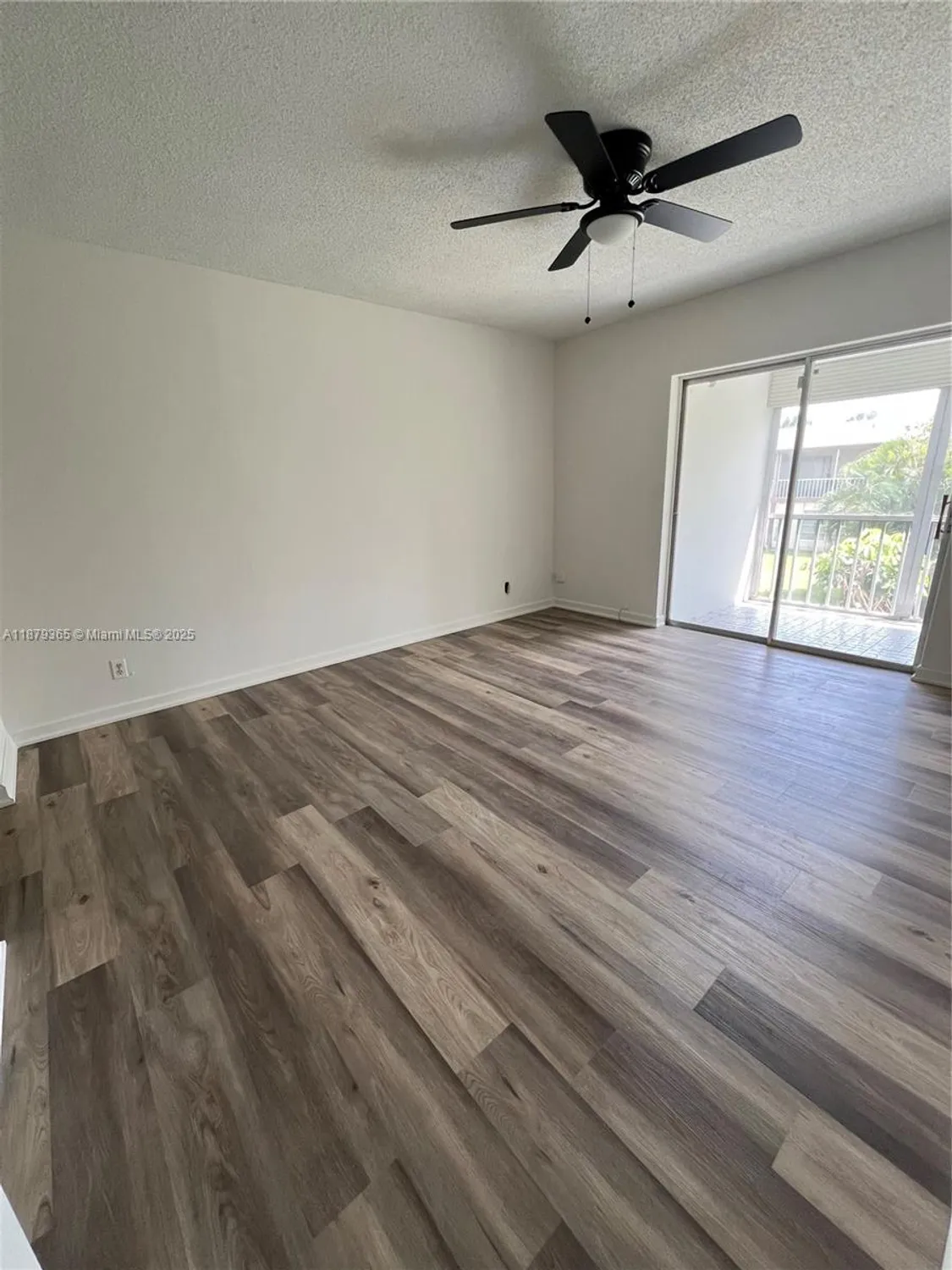 Property Slideshow image 15 of 24 | 7300 nw 4th pl 205, Margate, FL, 33063