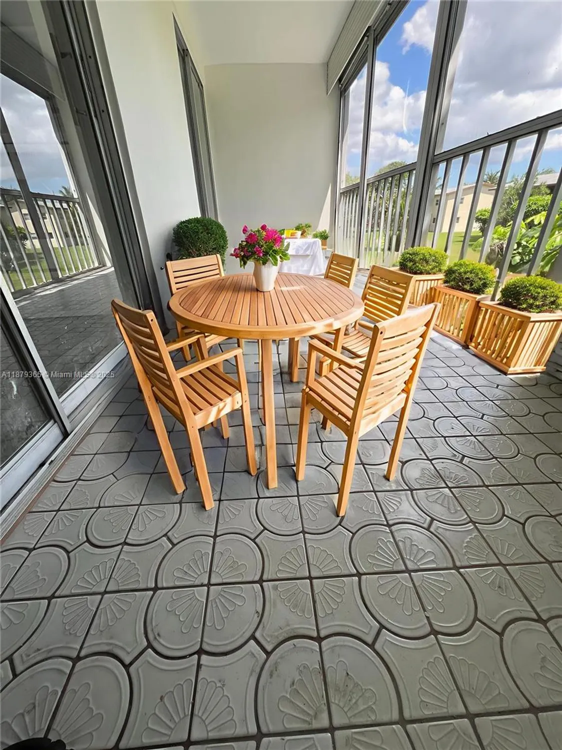 Property Slideshow image 16 of 24 | 7300 nw 4th pl 205, Margate, FL, 33063