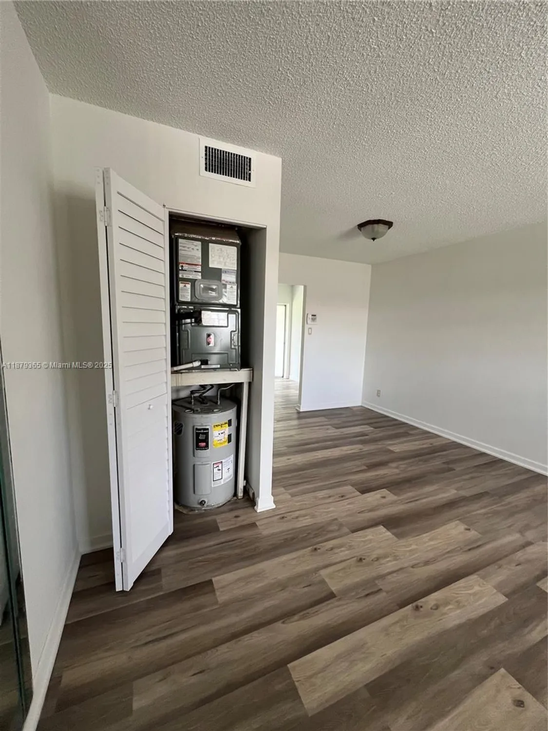 Property Slideshow image 3 of 24 | 7300 nw 4th pl 205, Margate, FL, 33063