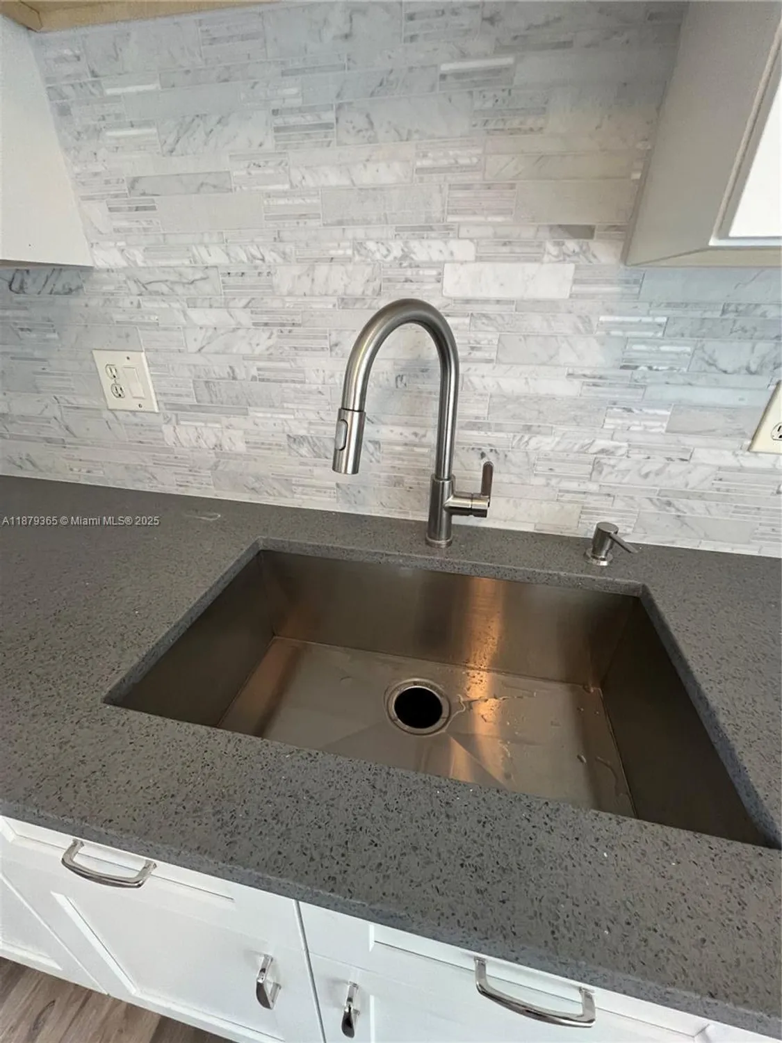 Property Slideshow image 6 of 24 | 7300 nw 4th pl 205, Margate, FL, 33063