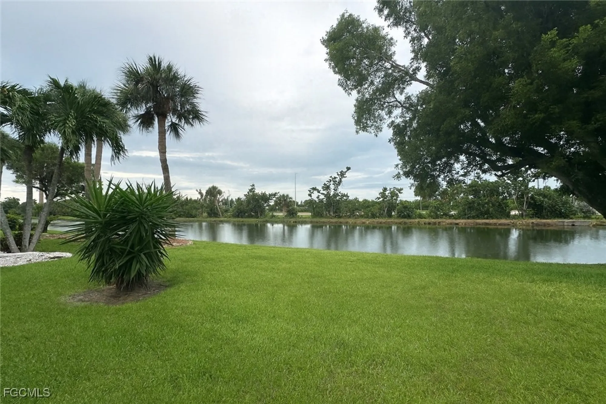 Property Slideshow image 14 of 23 | 11971 caravel cir, Fort Myers, FL, 33908