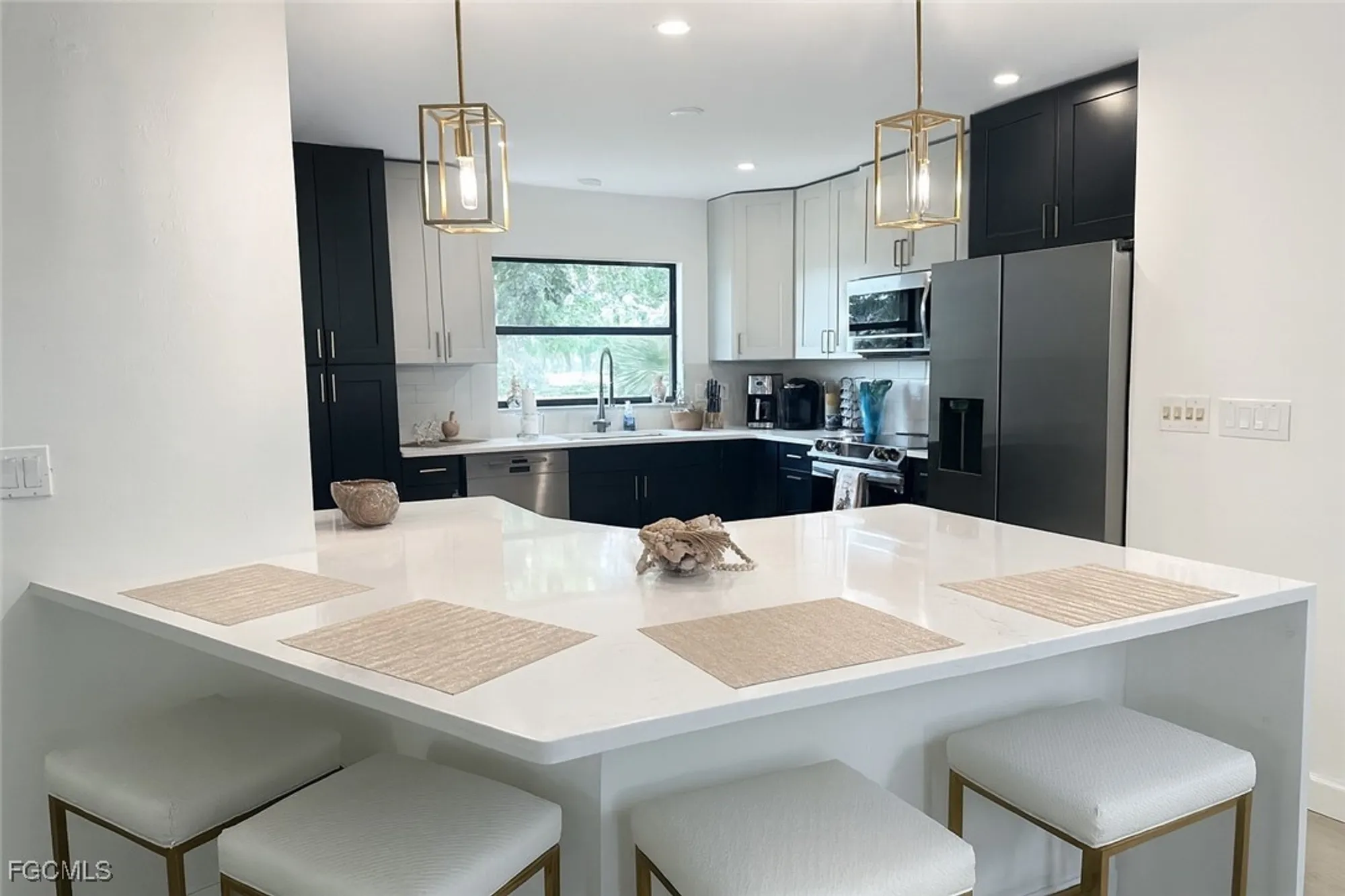 Property Slideshow image 3 of 23 | 11971 caravel cir, Fort Myers, FL, 33908