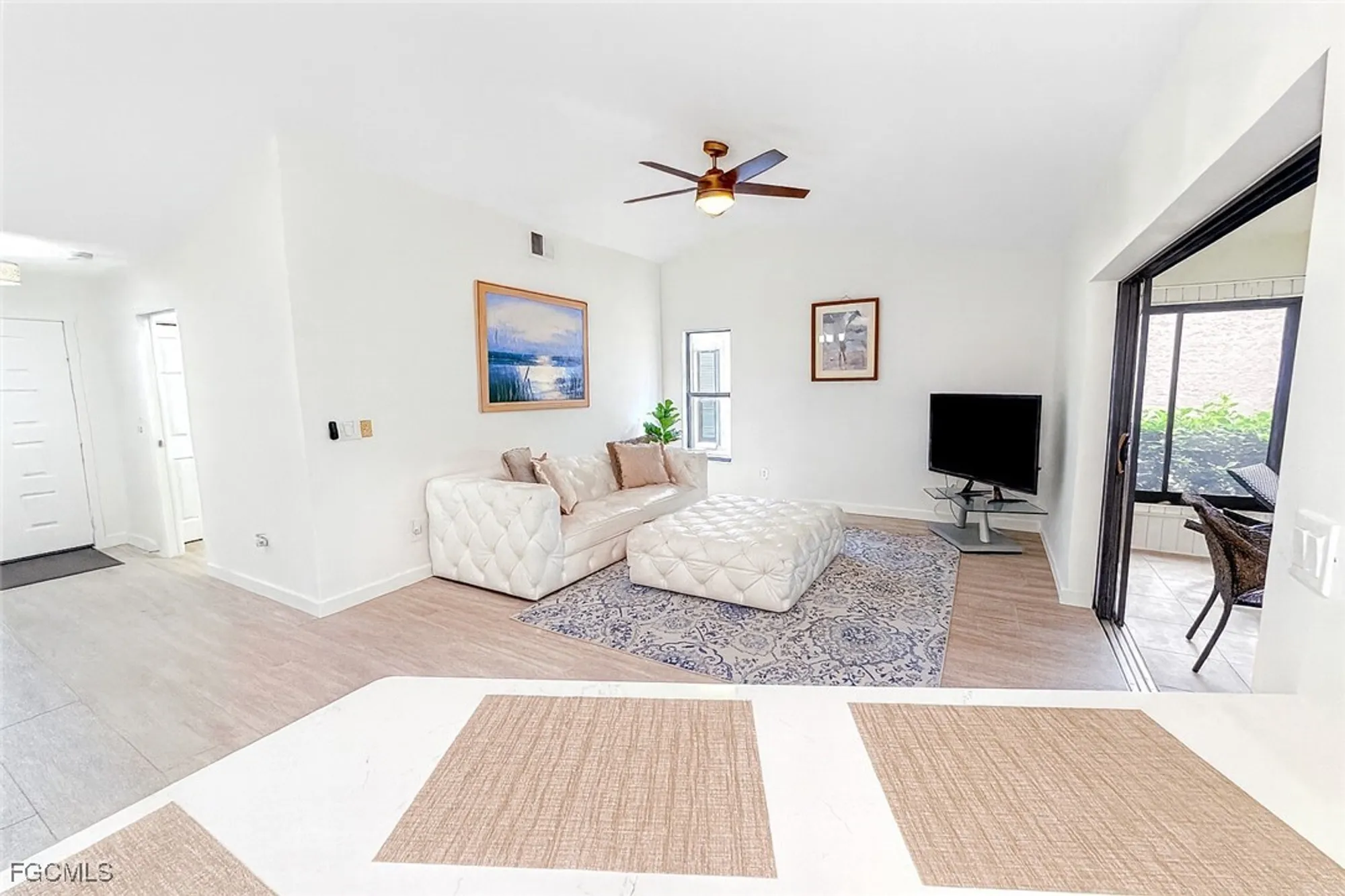Property Slideshow image 5 of 23 | 11971 caravel cir, Fort Myers, FL, 33908
